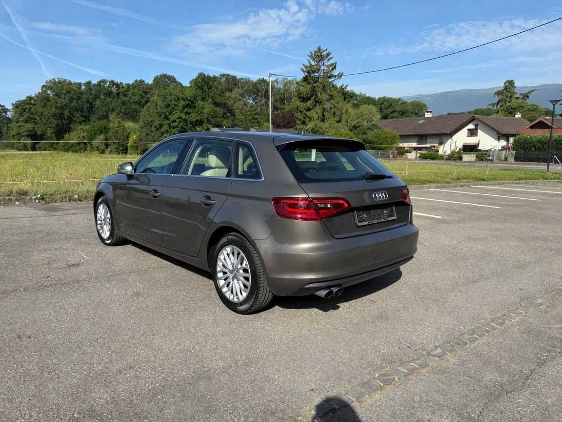 AUDI A3 Sportback 1.8 TFSI Ambiente quattro S-tronic-image-4