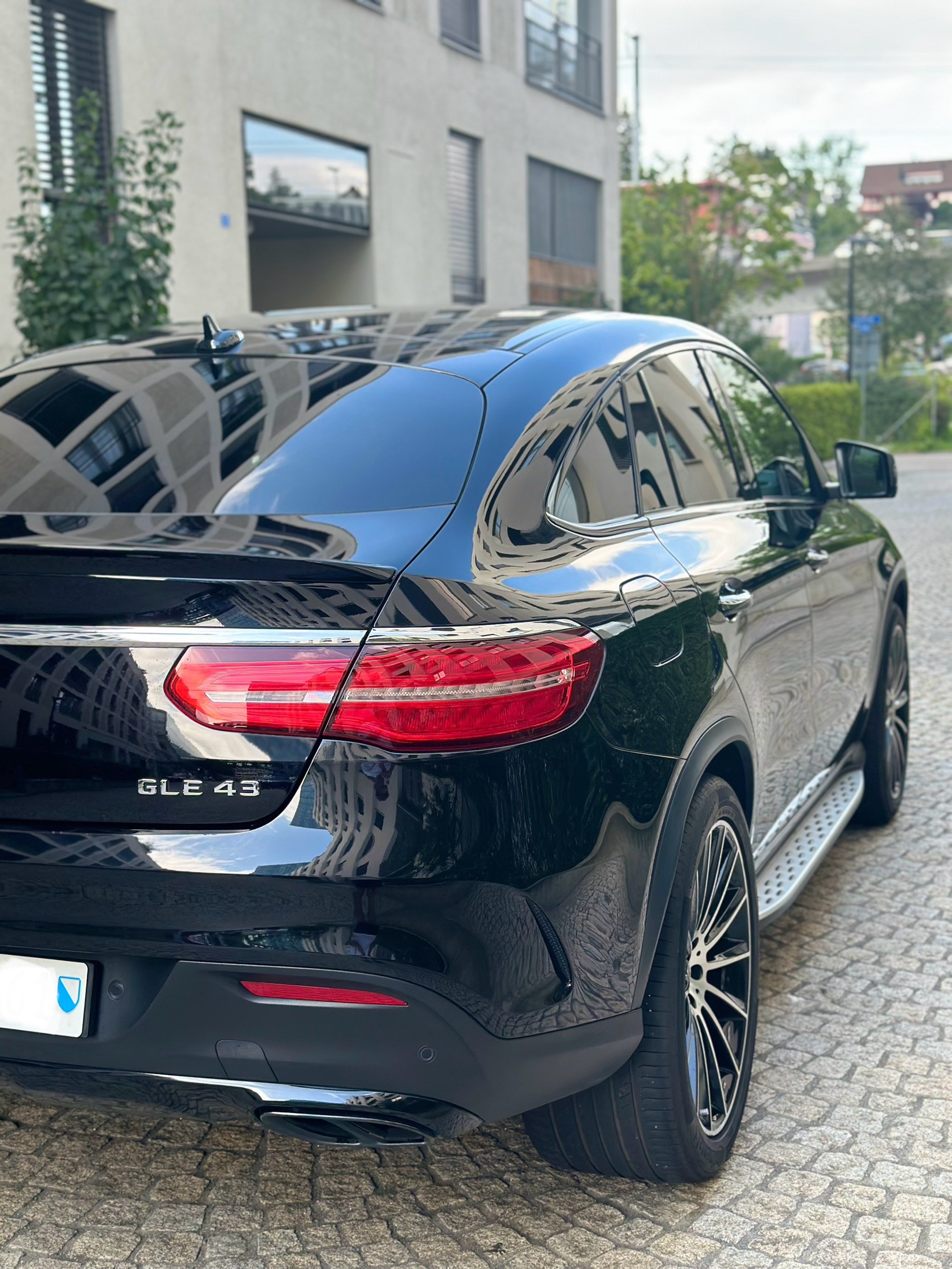 MERCEDES-BENZ GLE 43 AMG-image-2