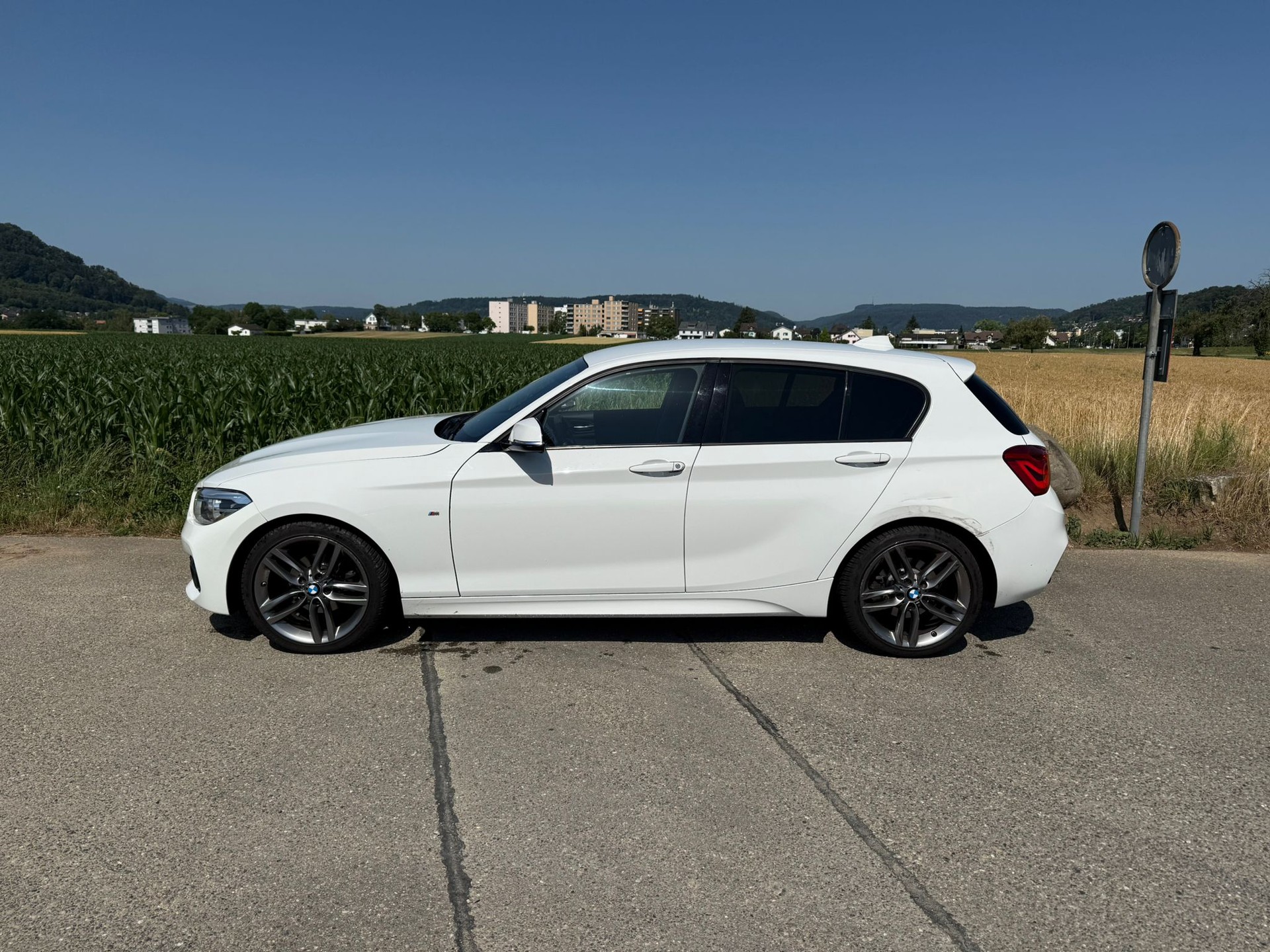 BMW 118i M Sport Steptronic-image-1