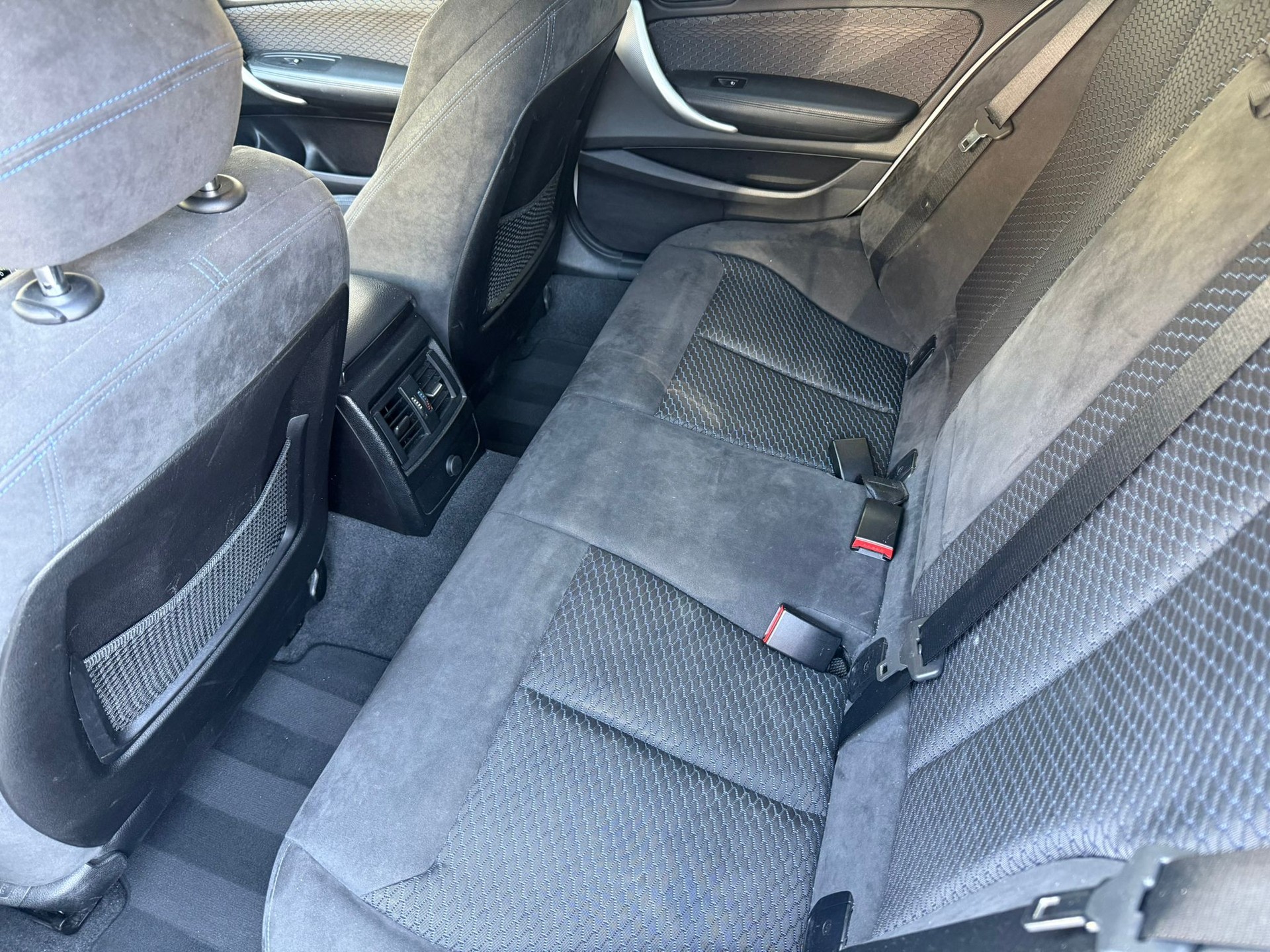 BMW 118i M Sport Steptronic-image-11