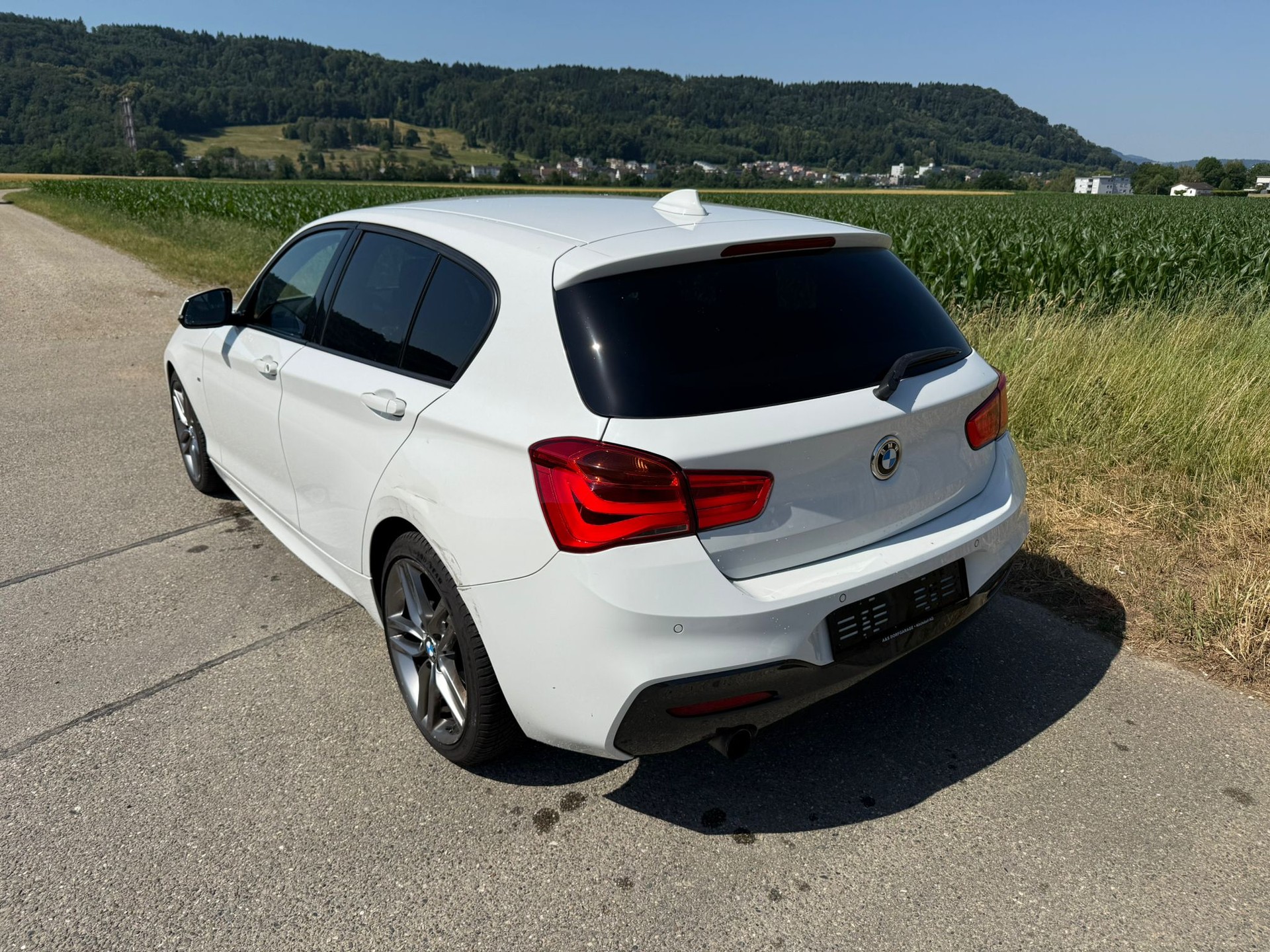 BMW 118i M Sport Steptronic-image-2
