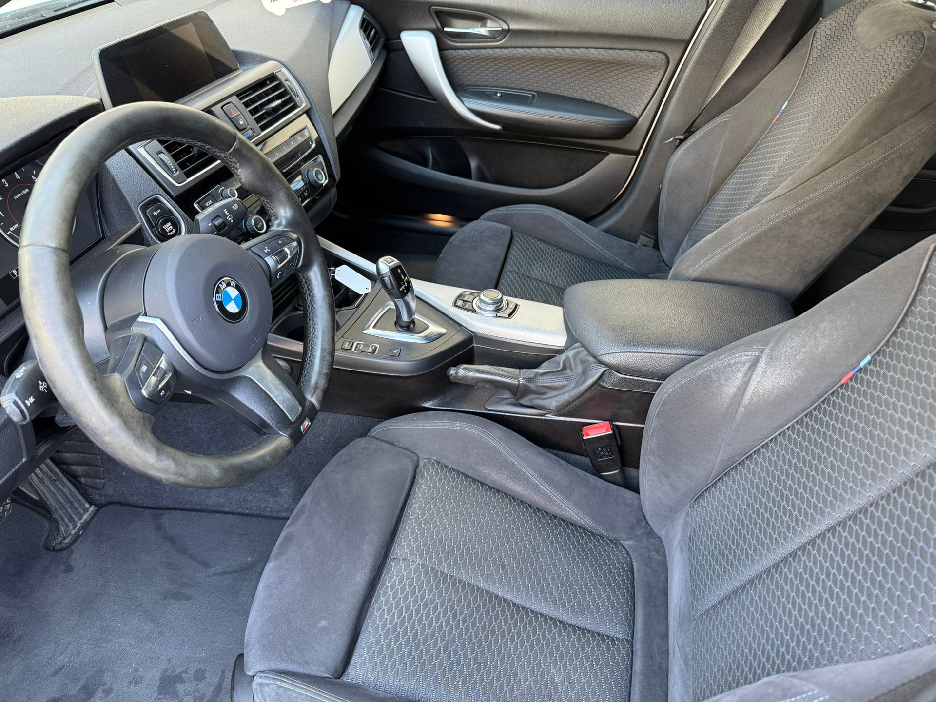 BMW 118i M Sport Steptronic-image-8