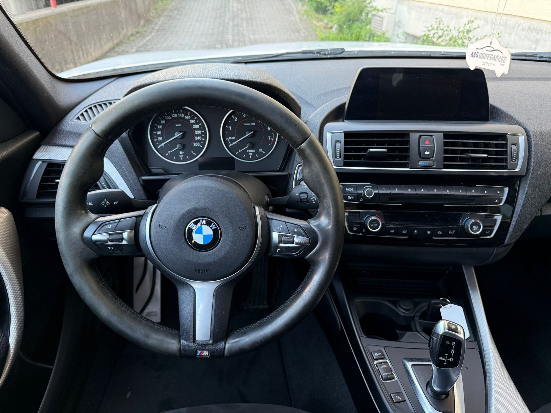 BMW 118i M Sport Steptronic-image-10