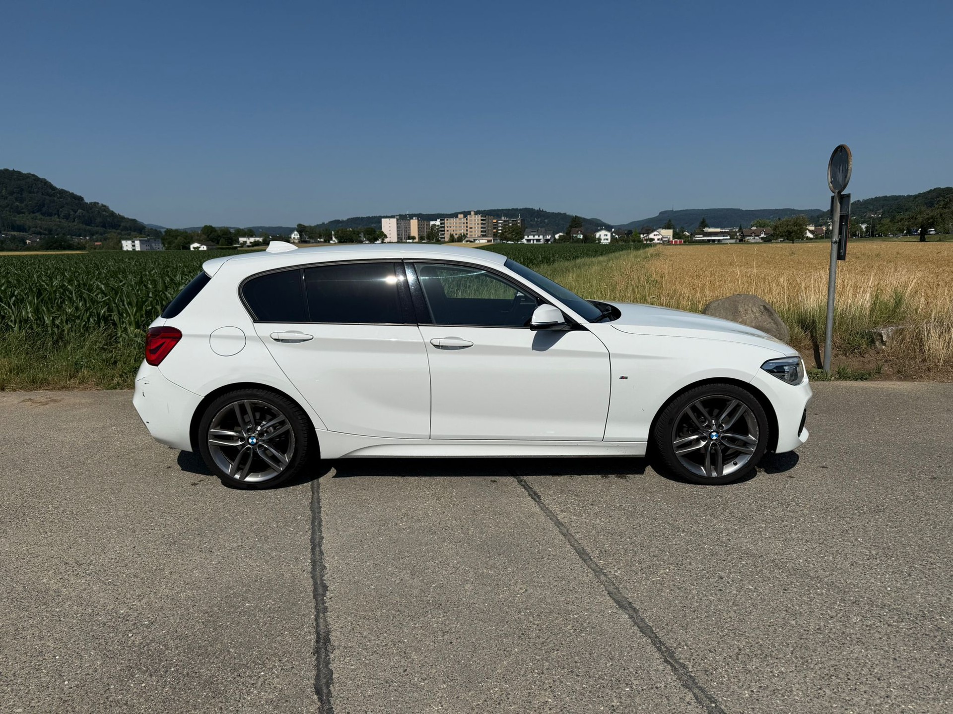 BMW 118i M Sport Steptronic-image-5