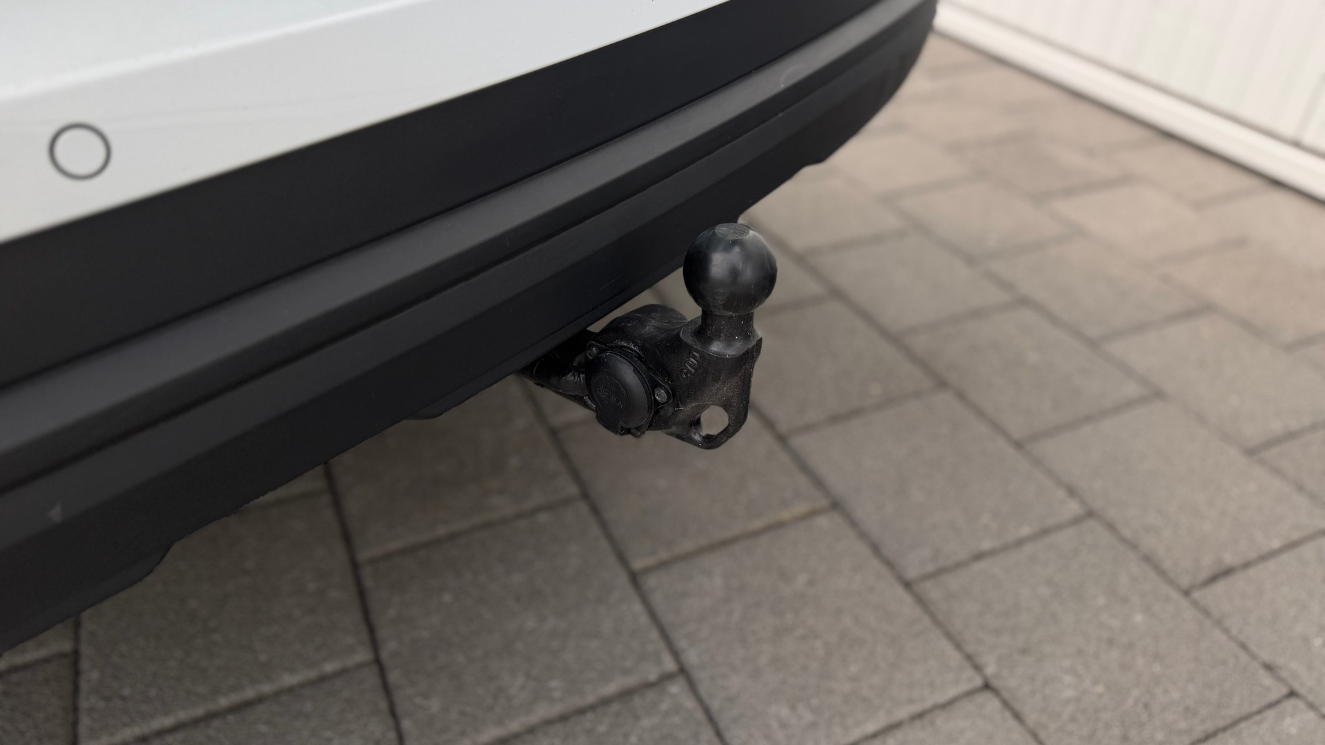 SKODA Karoq 2.0 TDI CR Style 4x4 DSG * Anhängerkuplung * Werksgarantie * 8-Fach mit Alufelgen *-image-8