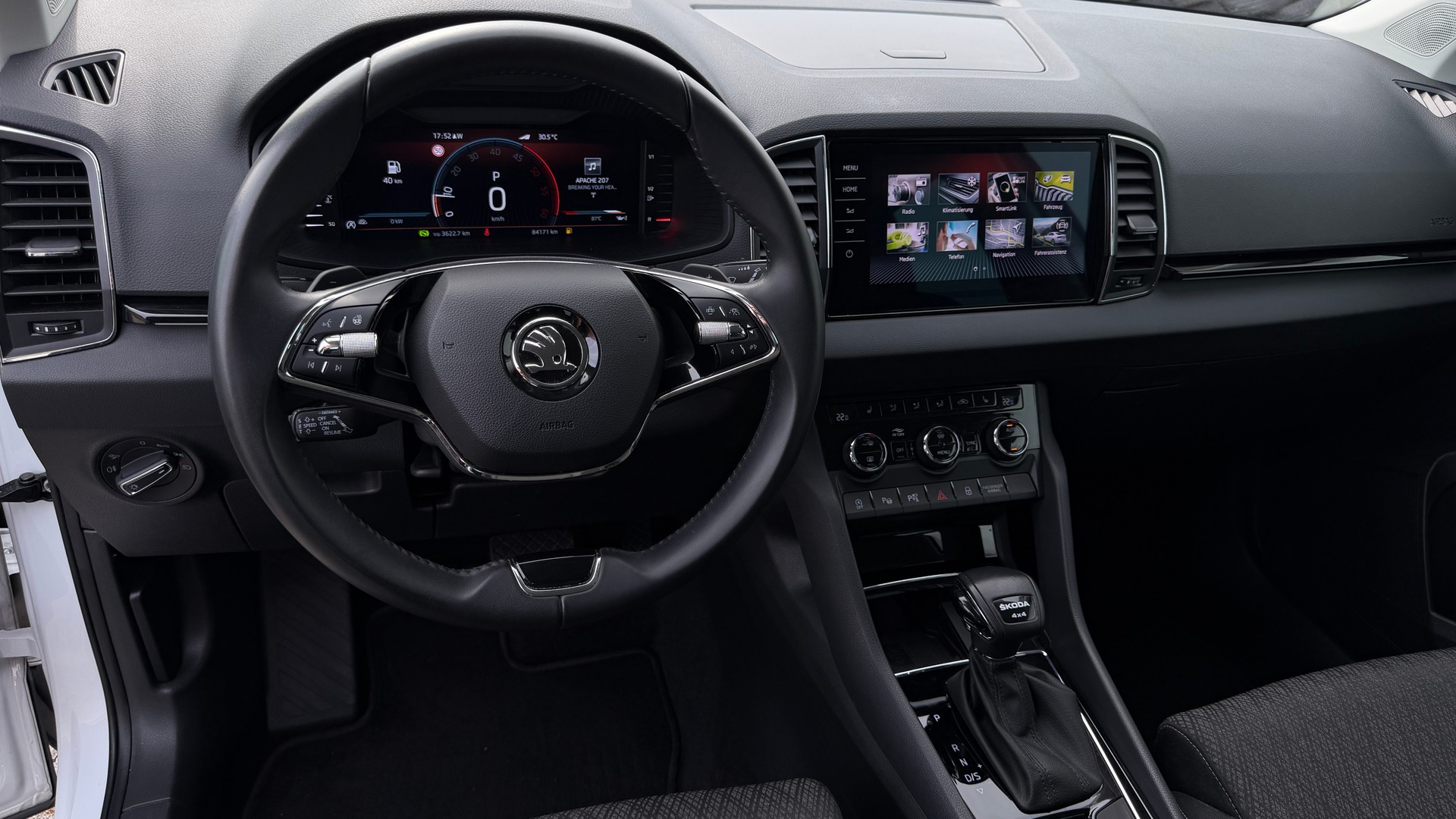 SKODA Karoq 2.0 TDI CR Style 4x4 DSG * Anhängerkuplung * Werksgarantie * 8-Fach mit Alufelgen *-image-15