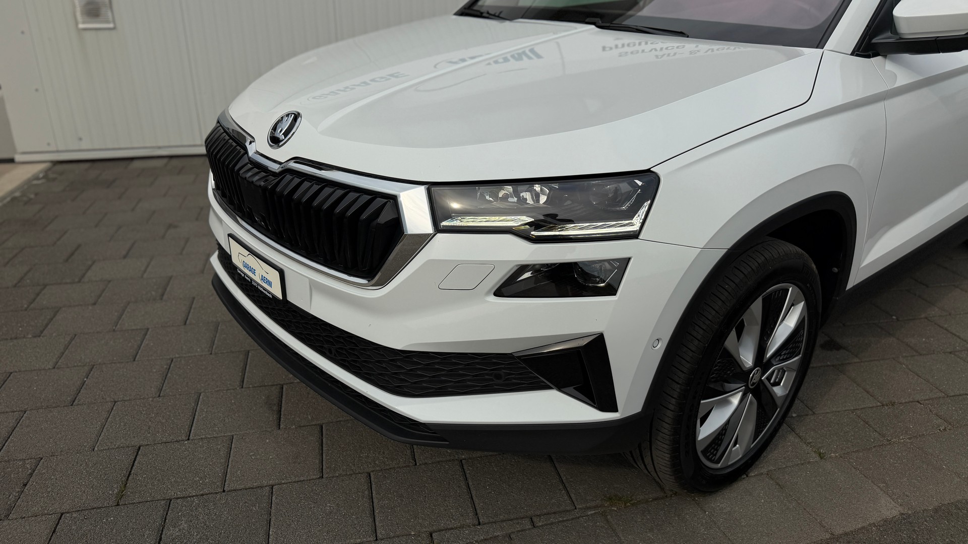 SKODA Karoq 2.0 TDI CR Style 4x4 DSG * Anhängerkuplung * Werksgarantie * 8-Fach mit Alufelgen *-image-5