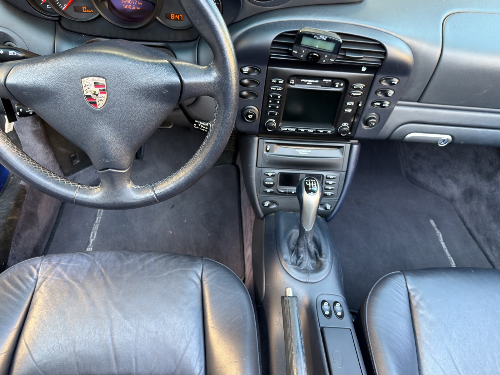 PORSCHE 911 Carrera 4 Cabrio-image-9