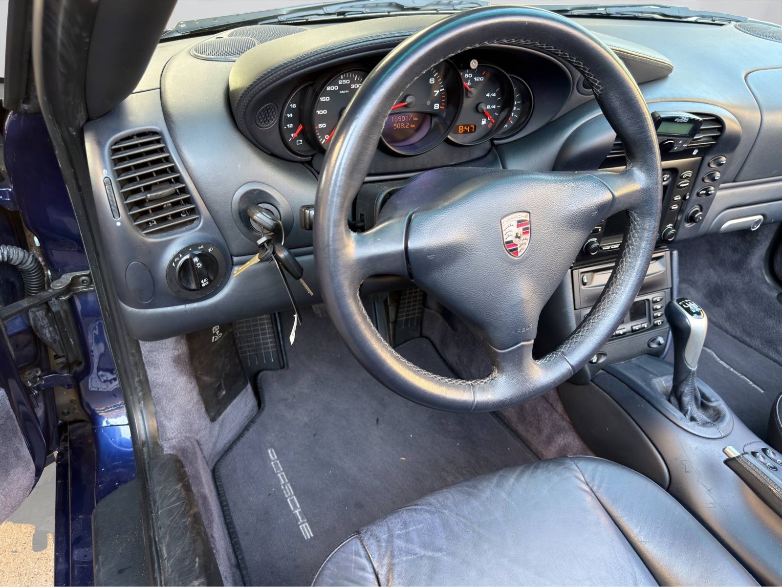 PORSCHE 911 Carrera 4 Cabrio-image-10