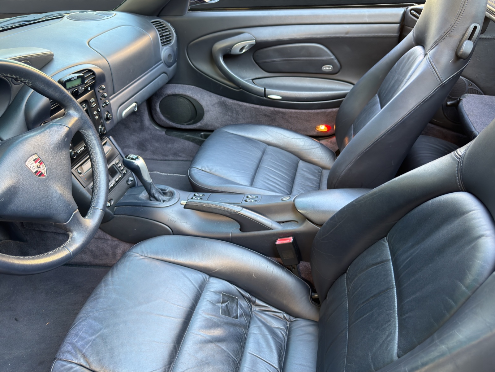 PORSCHE 911 Carrera 4 Cabrio-image-8