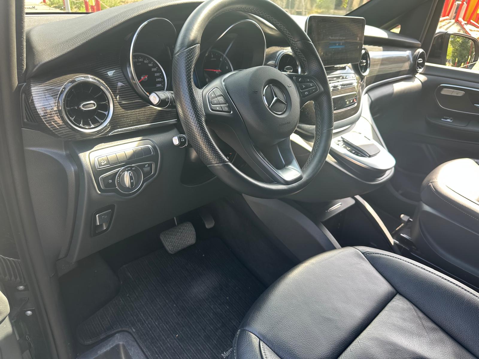 MERCEDES-BENZ V 300 d extralang Avantgarde 4Matic 9G-Tronic-image-7