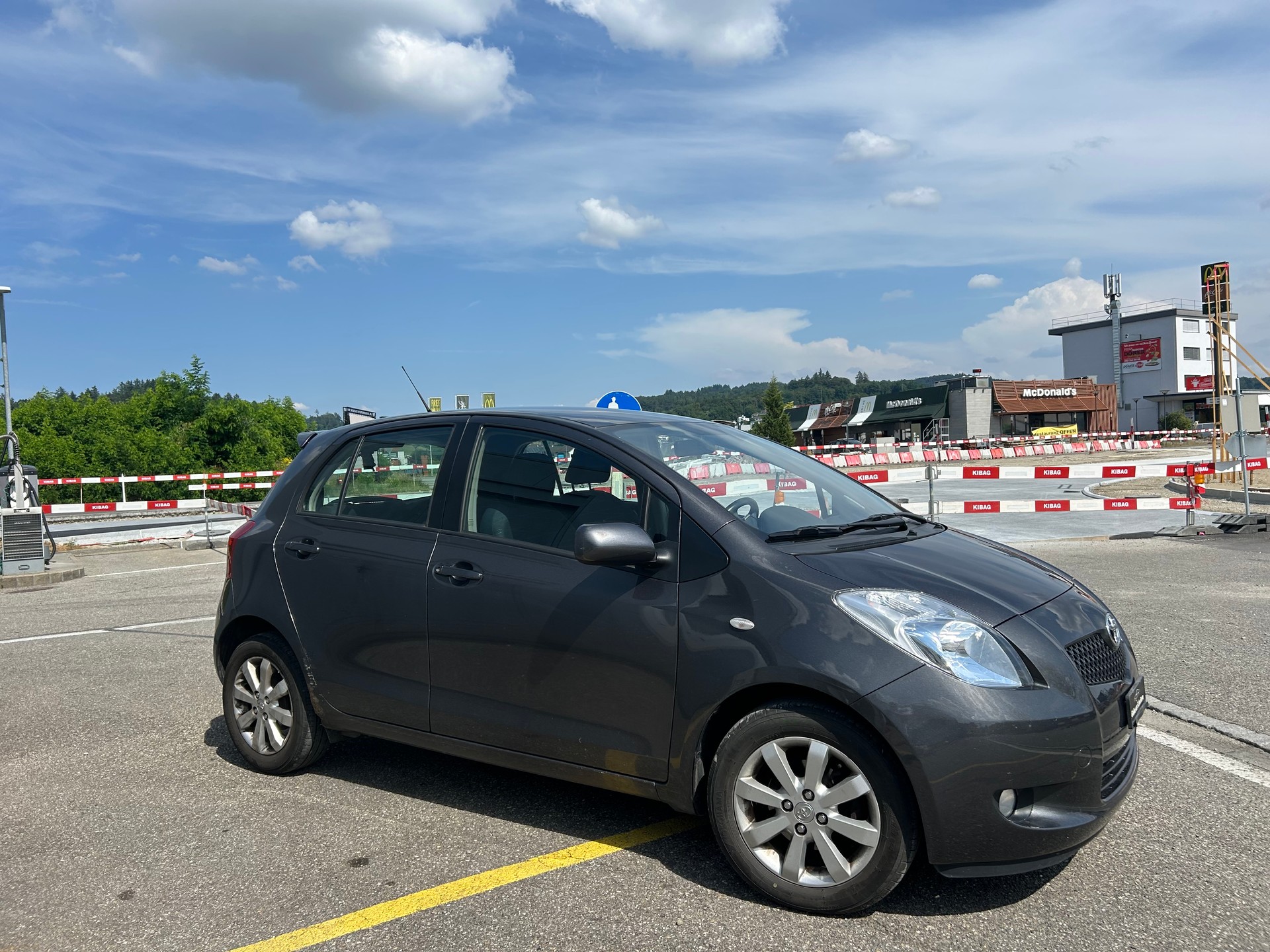 TOYOTA Yaris 1.3 Linea Sol-image-2