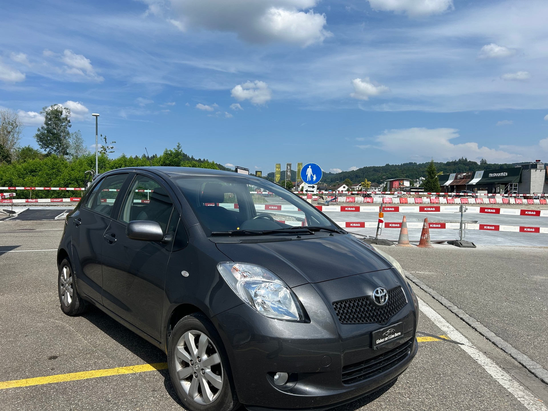 TOYOTA Yaris 1.3 Linea Sol-image-1