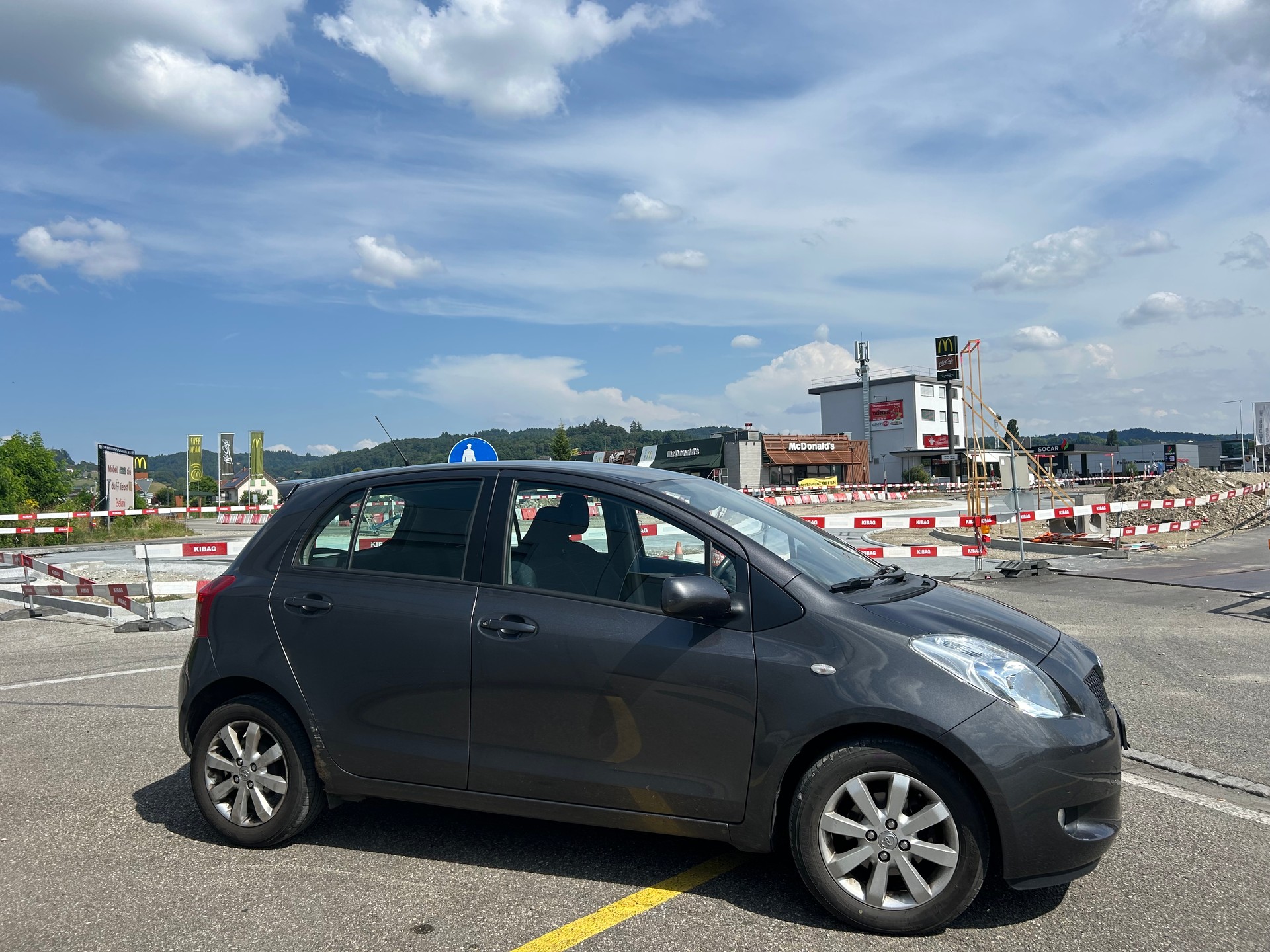 TOYOTA Yaris 1.3 Linea Sol-image-3