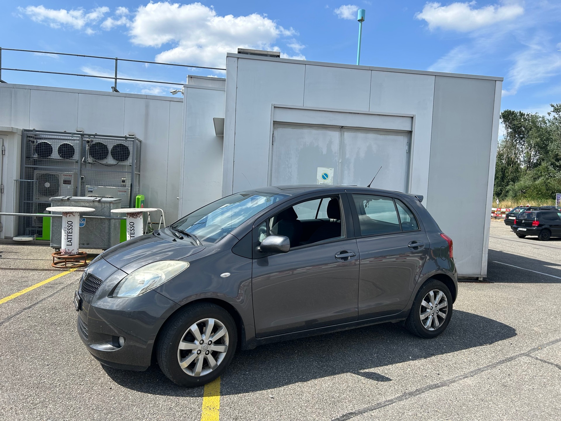 TOYOTA Yaris 1.3 Linea Sol-image-8