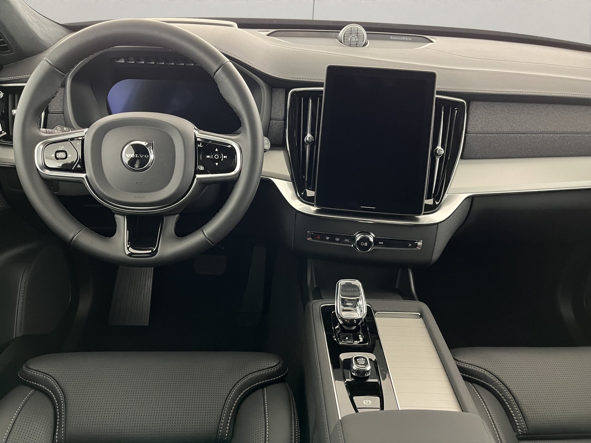 VOLVO XC90 2.0 T8 TE Black Edition eAWD-image-9