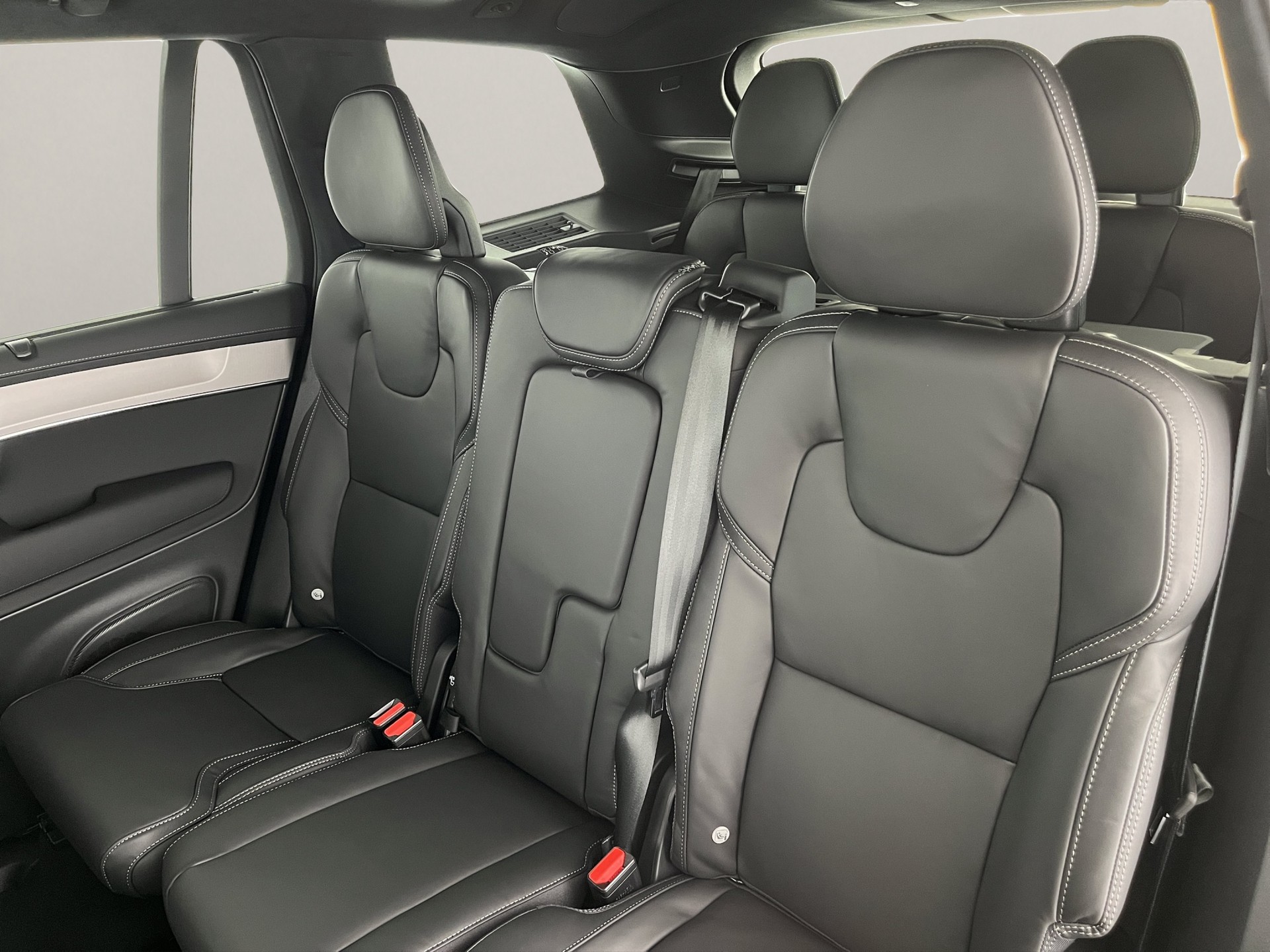 VOLVO XC90 2.0 T8 TE Black Edition eAWD-image-17
