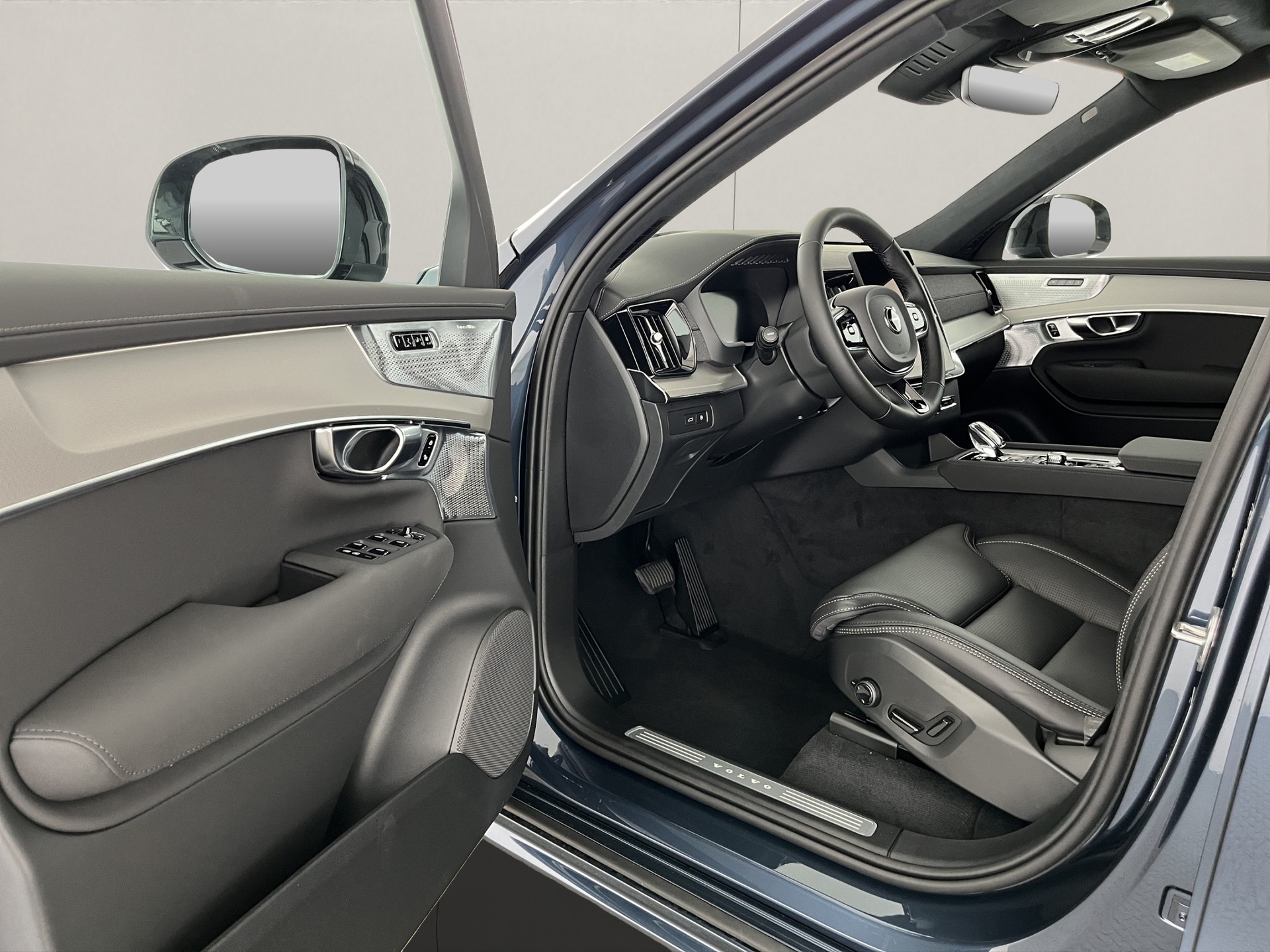 VOLVO XC90 2.0 T8 TE Black Edition eAWD-image-8