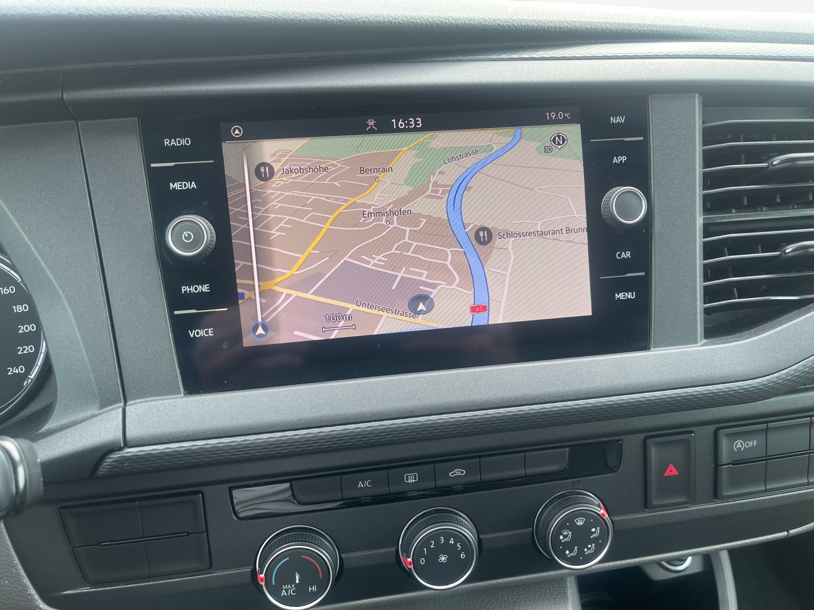 VW T6.1 2.0 TDI Entry-image-15