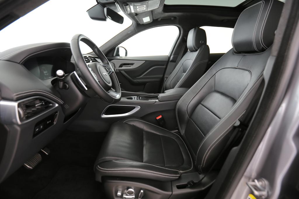 JAGUAR F-Pace 2.0 T 250 CF Swiss Edition AWD-showroom-element-3