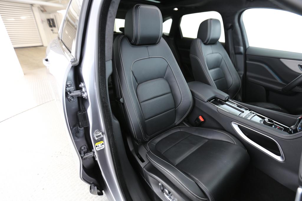 JAGUAR F-Pace 2.0 T 250 CF Swiss Edition AWD-image-11