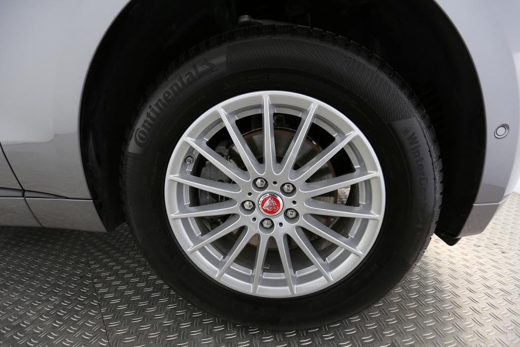 JAGUAR F-Pace 2.0 T 250 CF Swiss Edition AWD-image-14