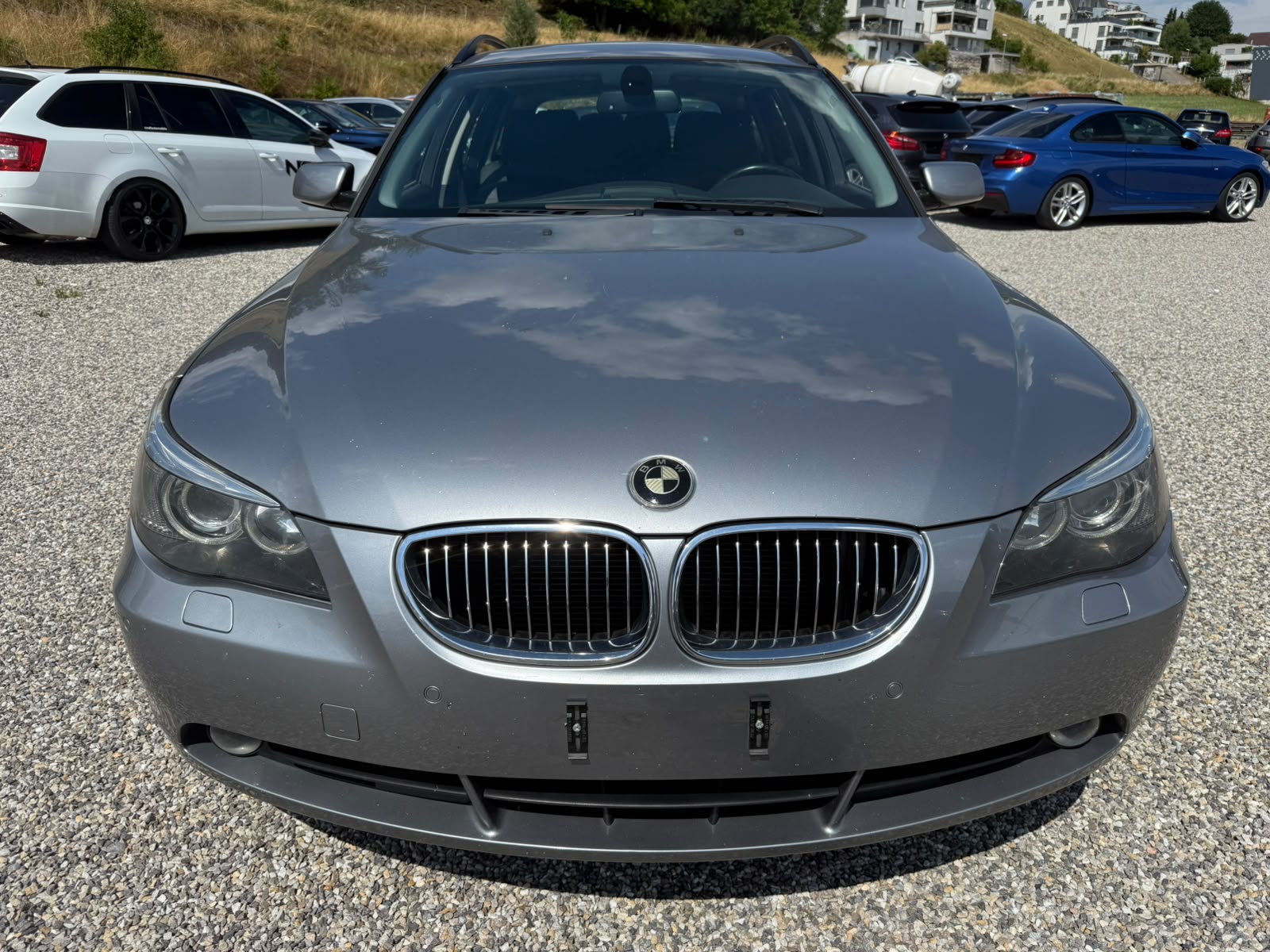 BMW 525xi Touring-image-11