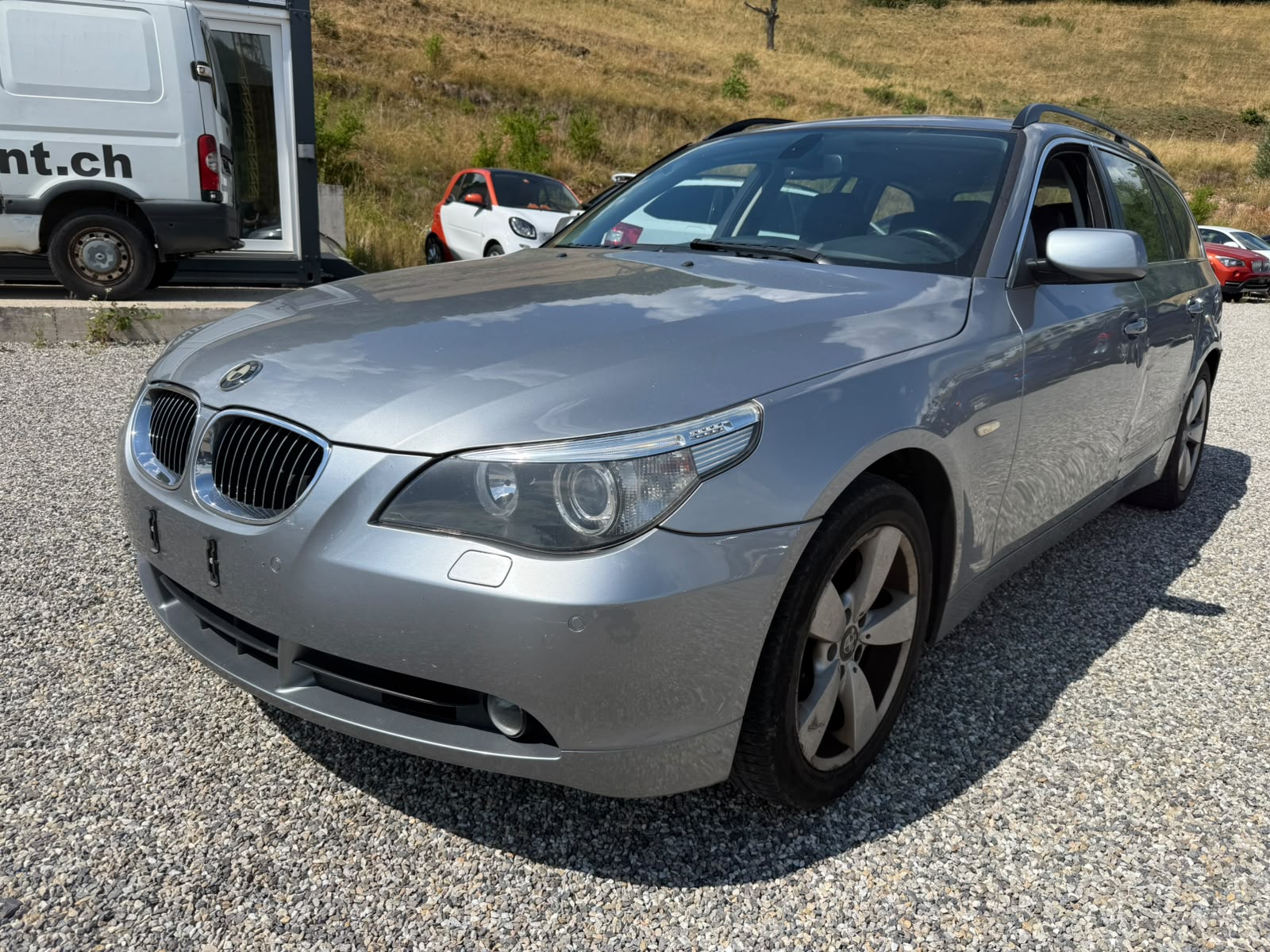 BMW 525xi Touring-image-0