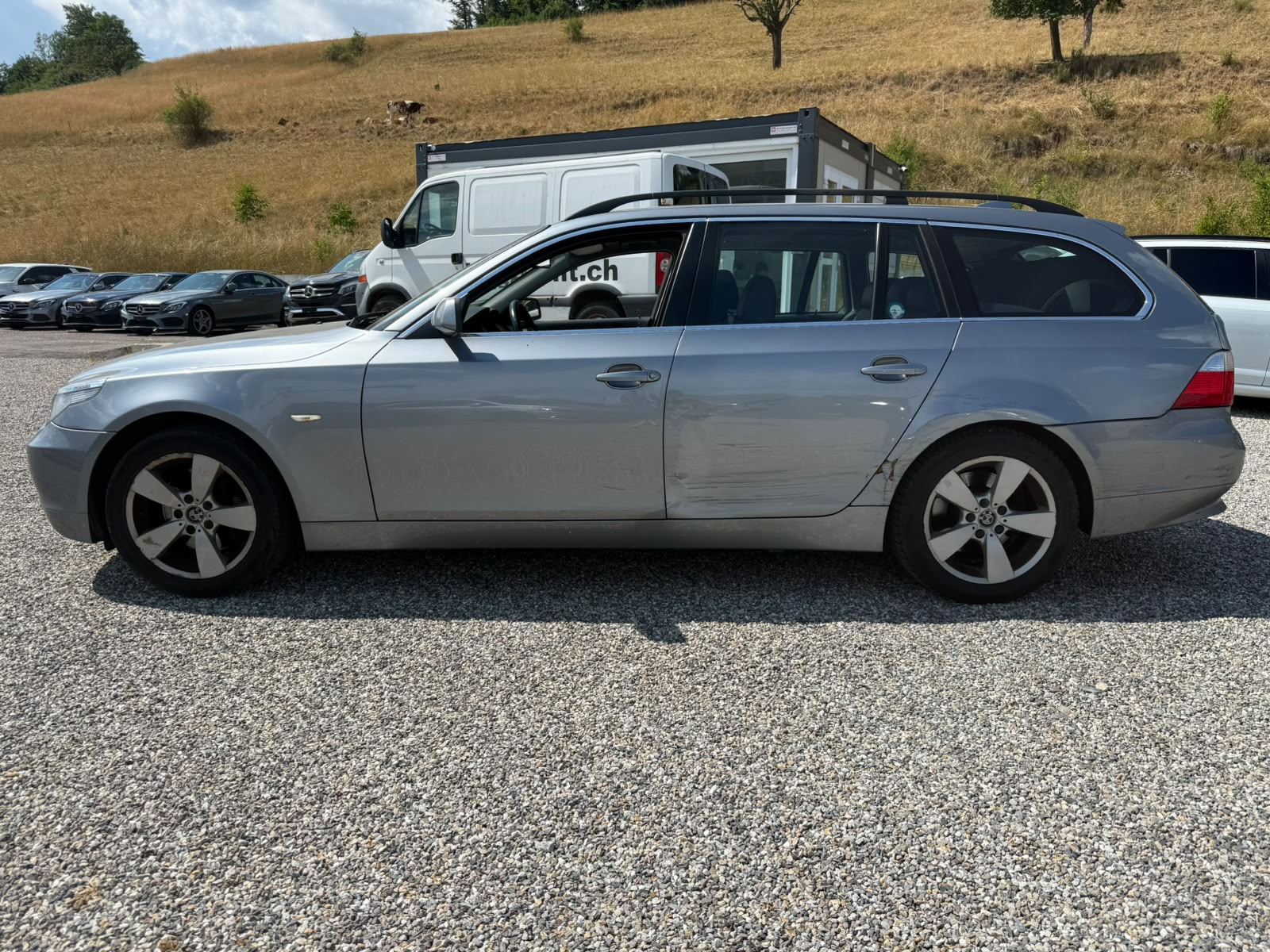 BMW 525xi Touring-image-1