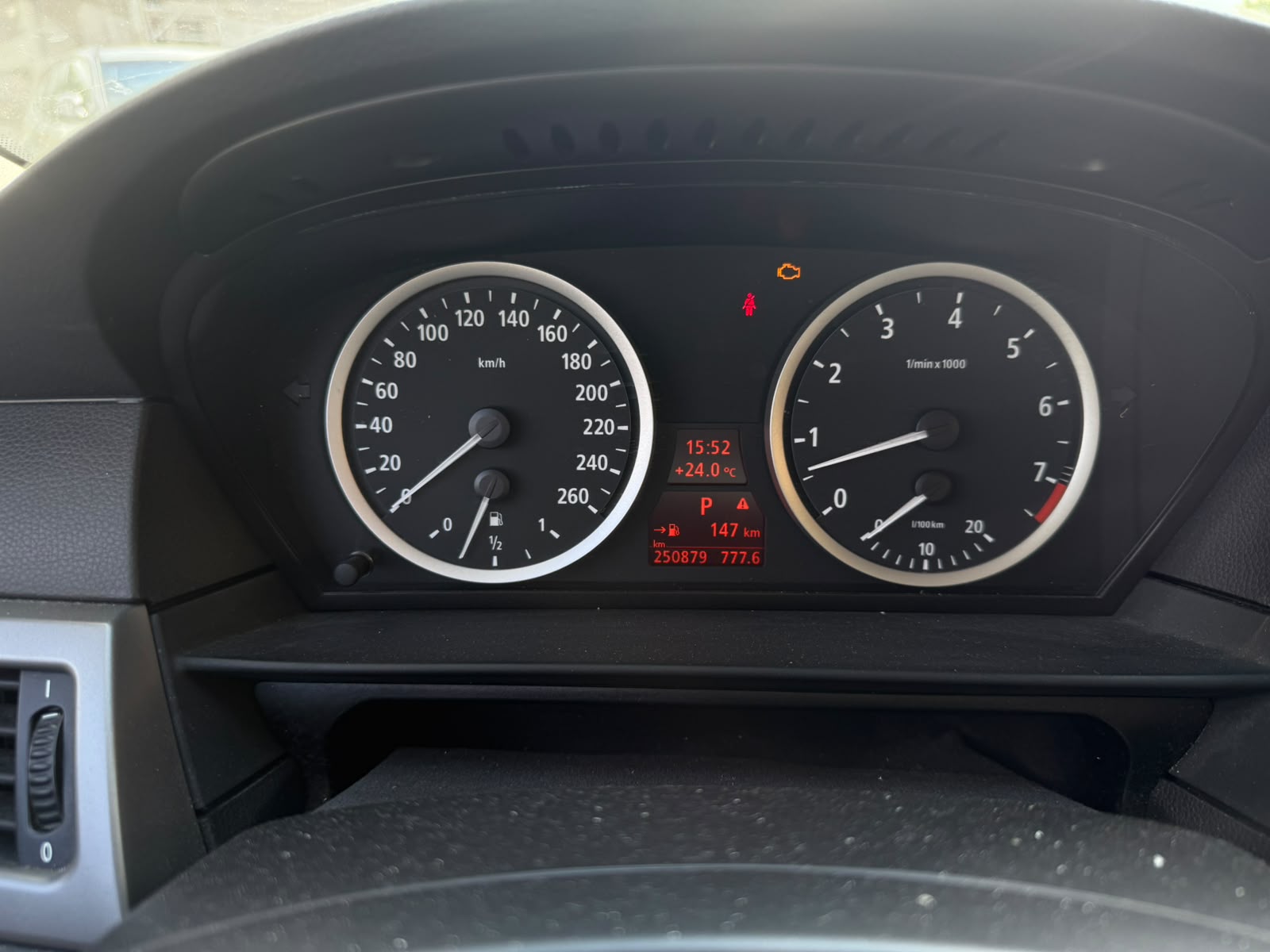 BMW 525xi Touring-image-19