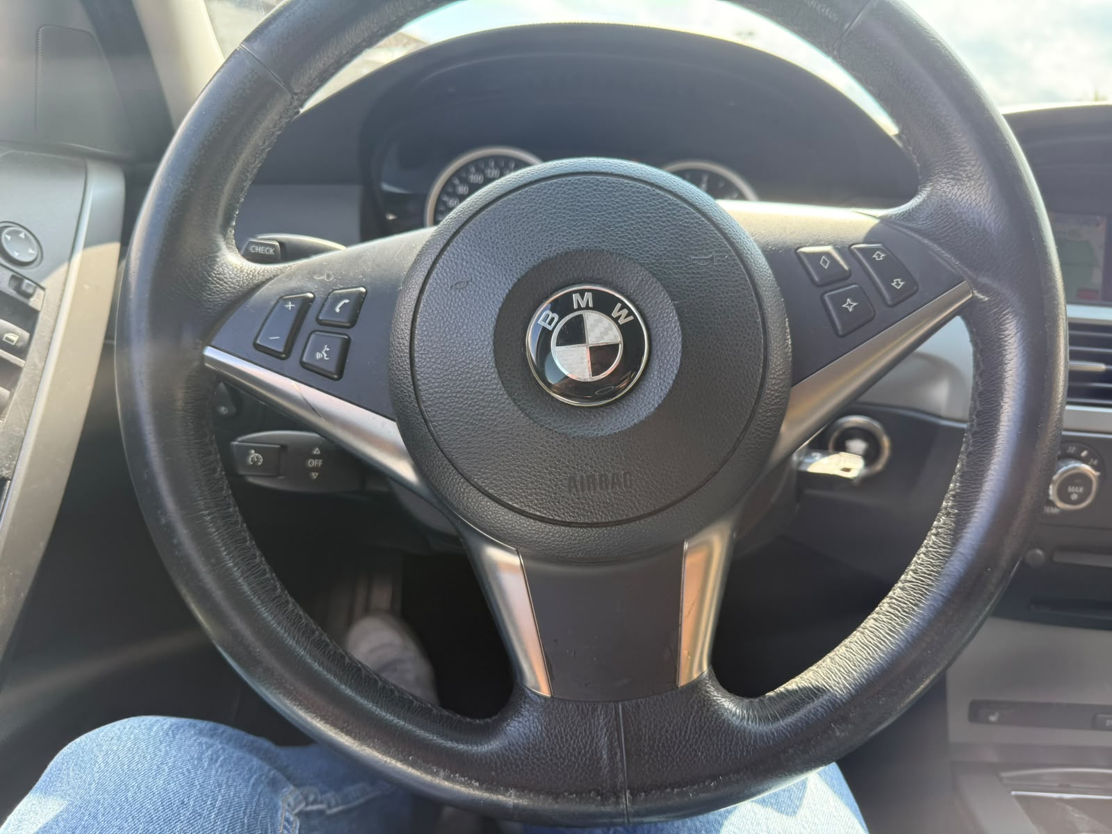 BMW 525xi Touring-image-18