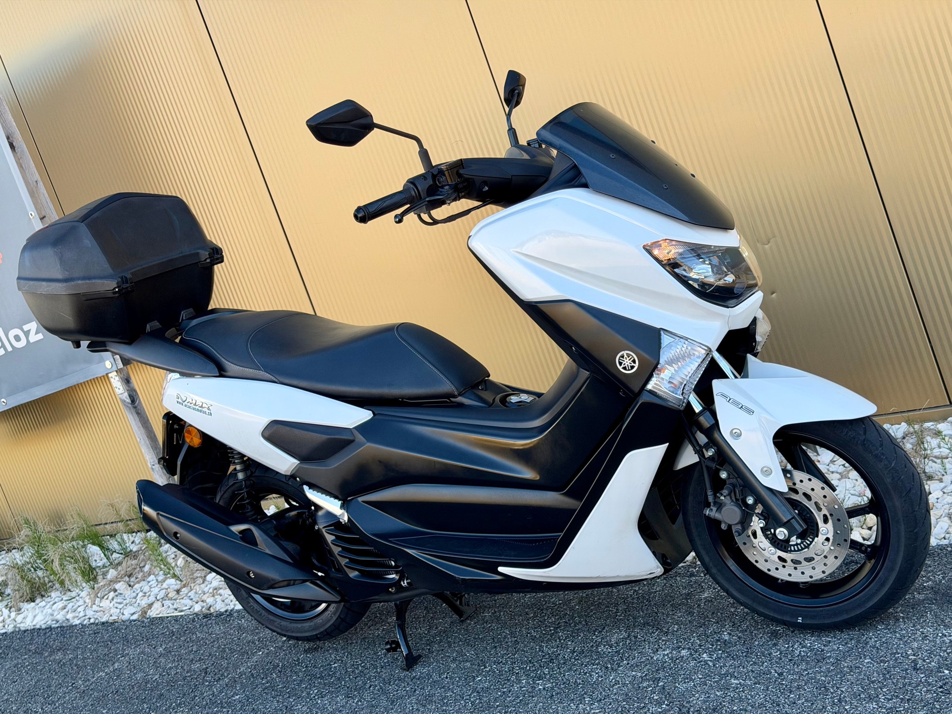 YAMAHA N-Max GPD 125A ABS-showroom-element-2