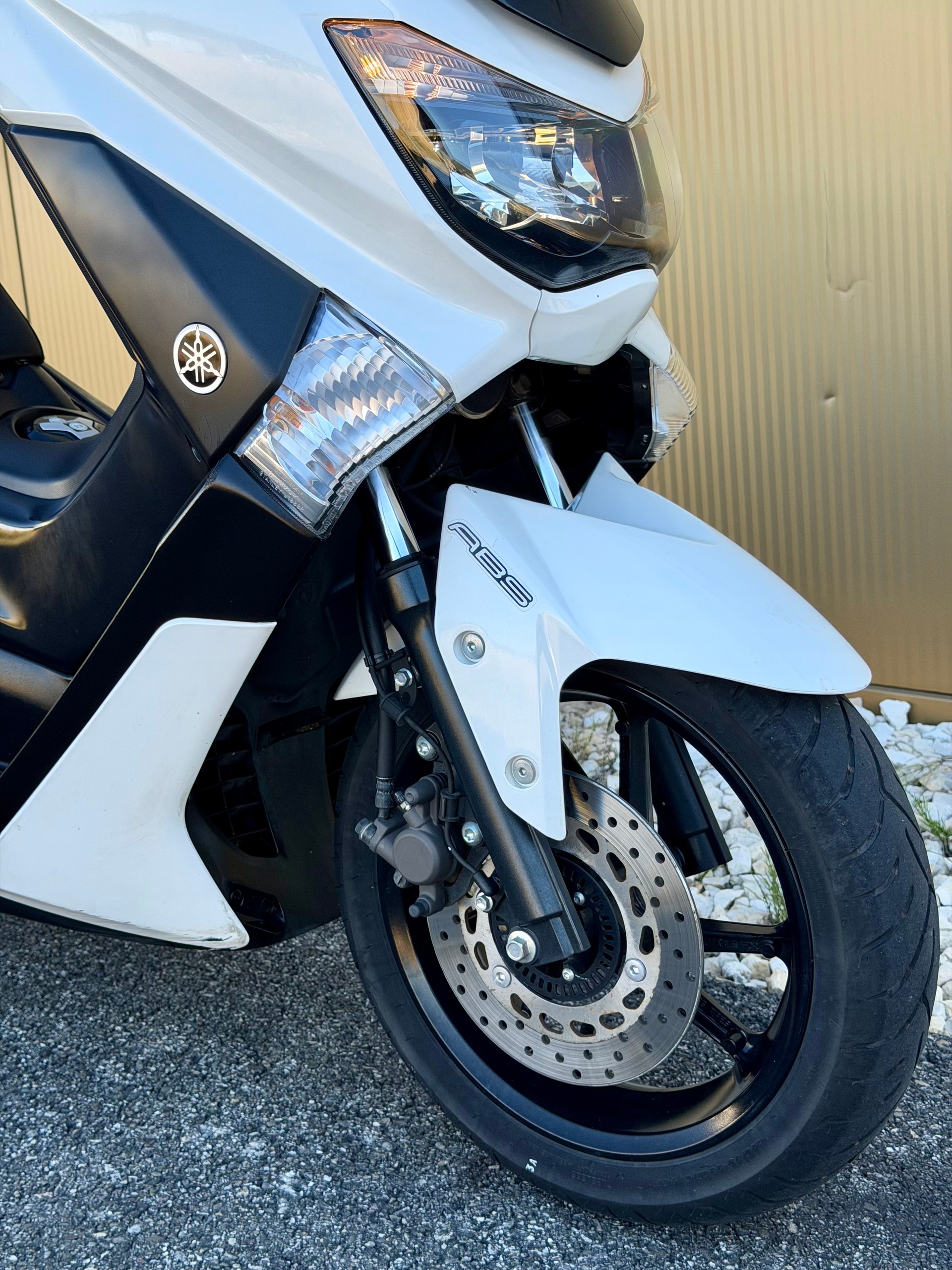 YAMAHA N-Max GPD 125A ABS-showroom-element-1
