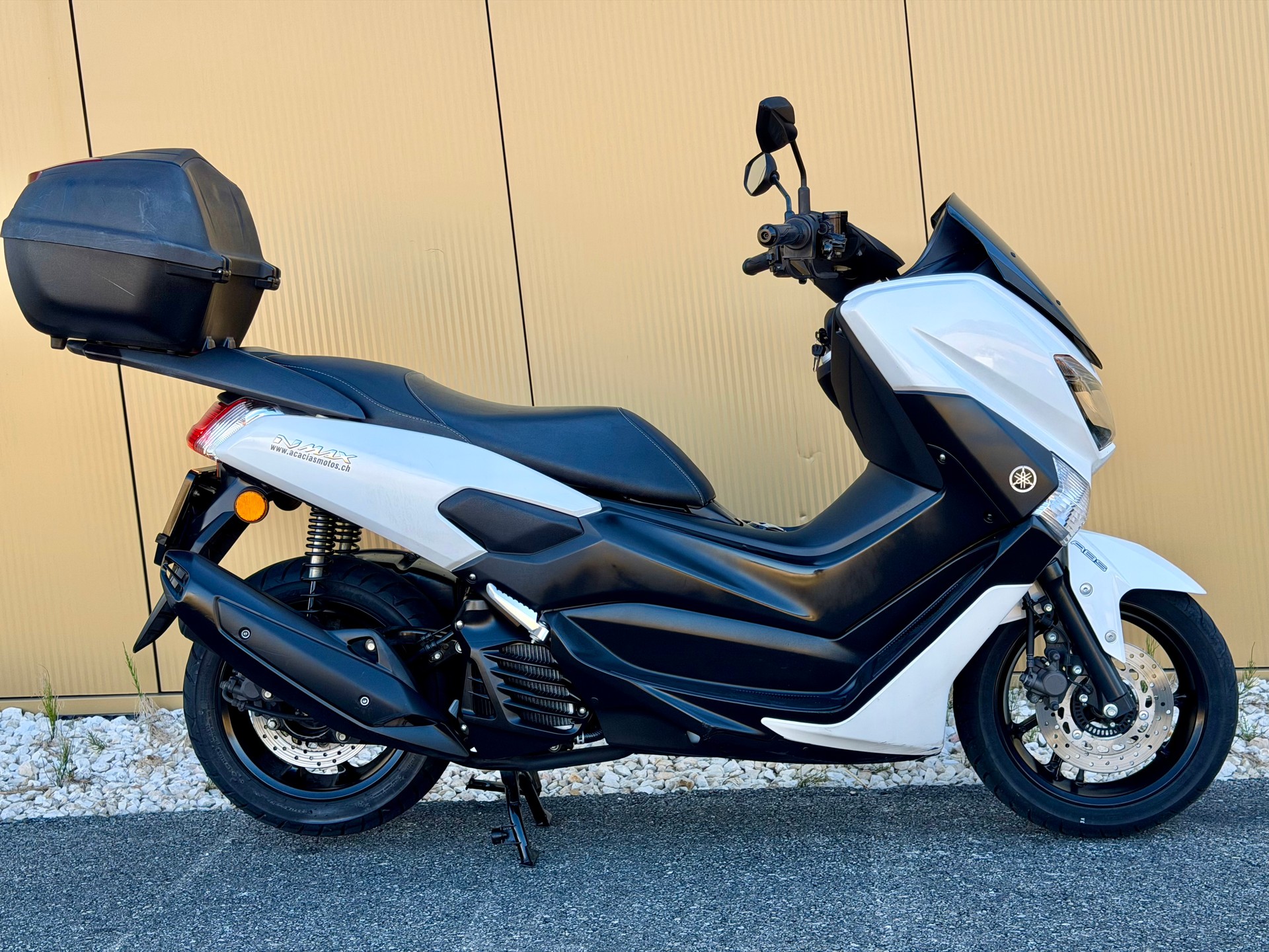 YAMAHA N-Max GPD 125A ABS-showroom-element-3