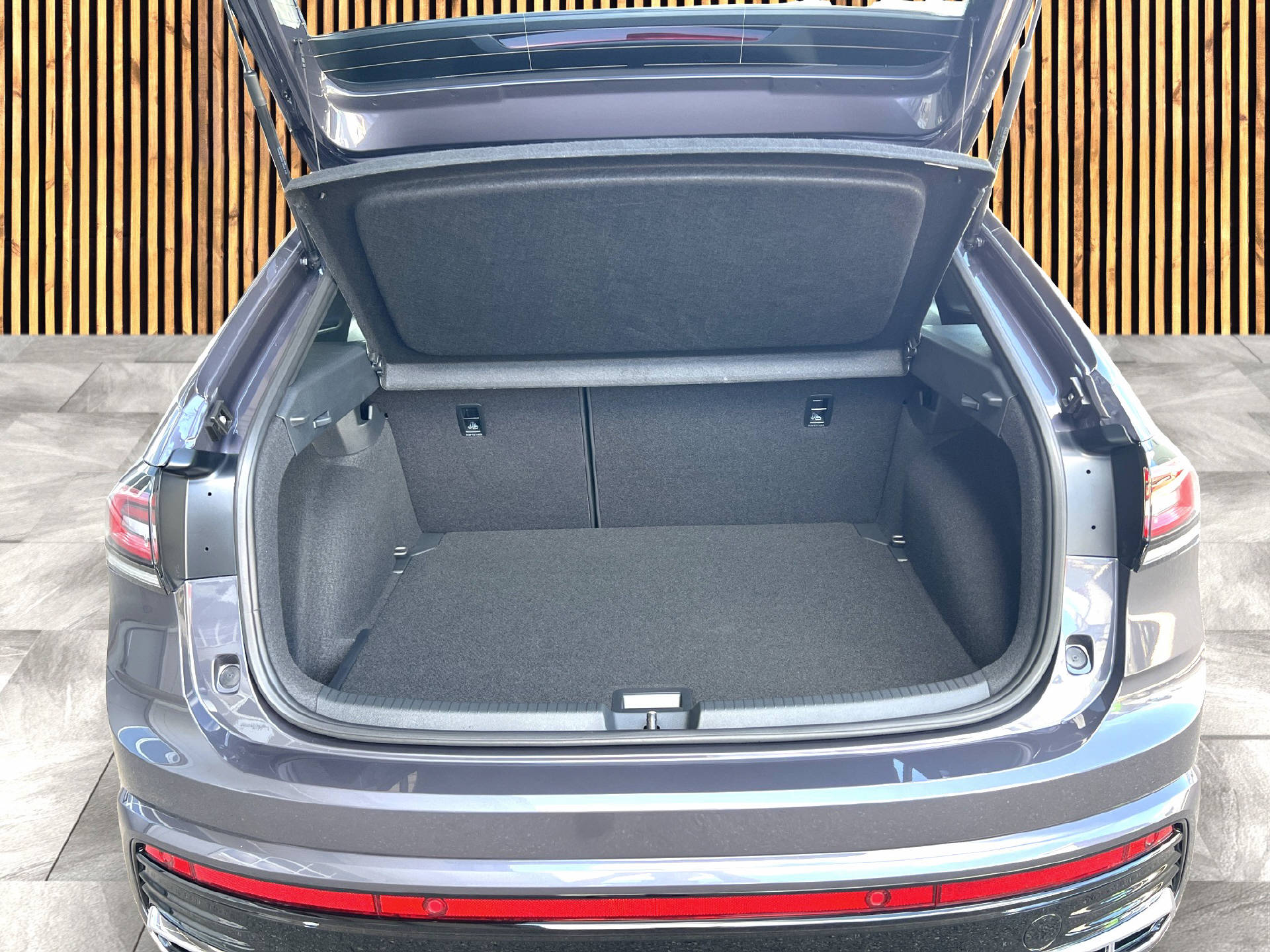 VW Taigo 1.0 TSI R-Line DSG-image-15