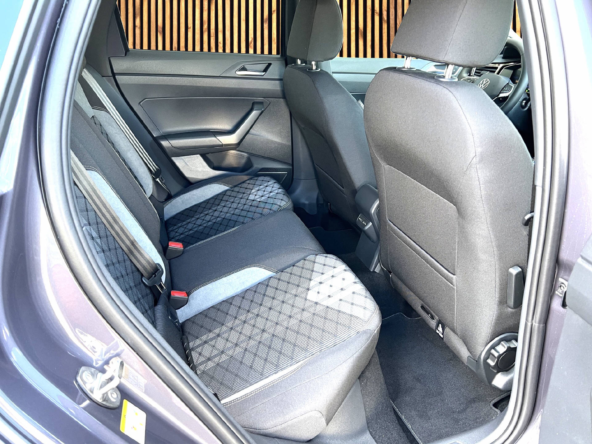 VW Taigo 1.0 TSI R-Line DSG-image-14