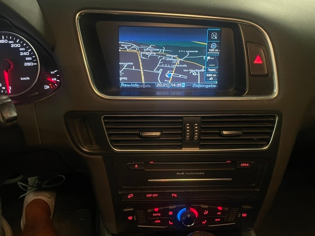 AUDI Q5 2.0 TFSI quattro S-tronic-image-7