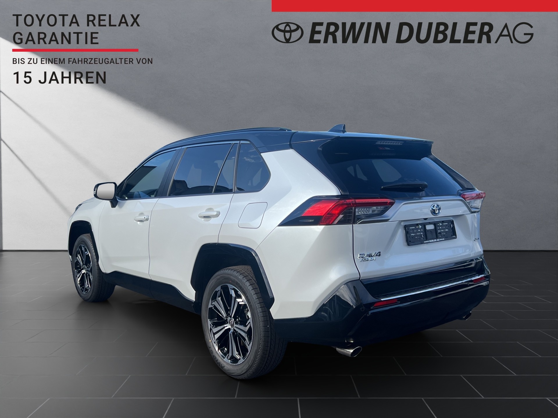 TOYOTA RAV4 2.5 Plug-In-Hybrid Platinum-showroom-element-2