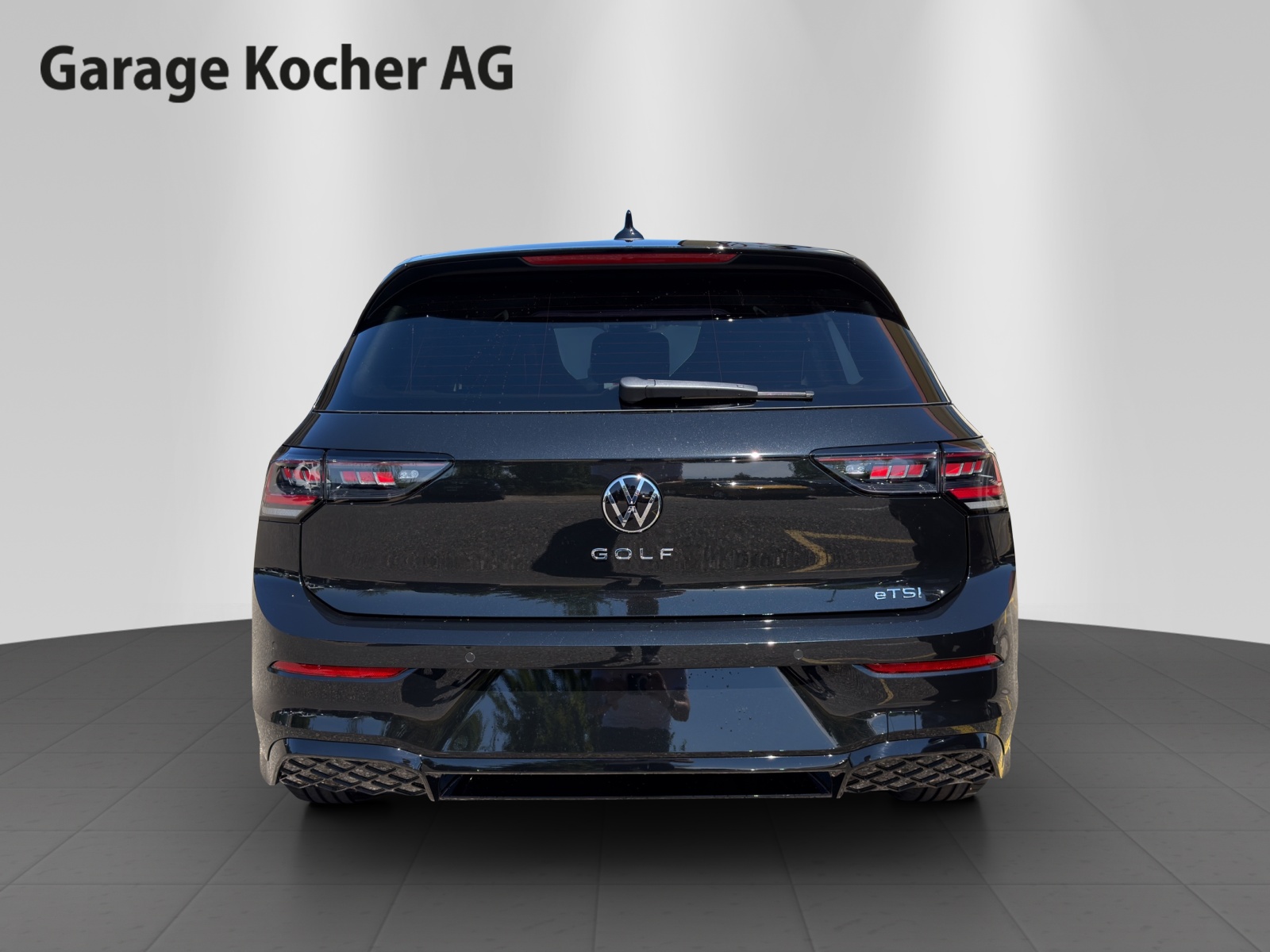 VW Golf 1.5 e TSI mHEV R-Line DSG-showroom-element-3