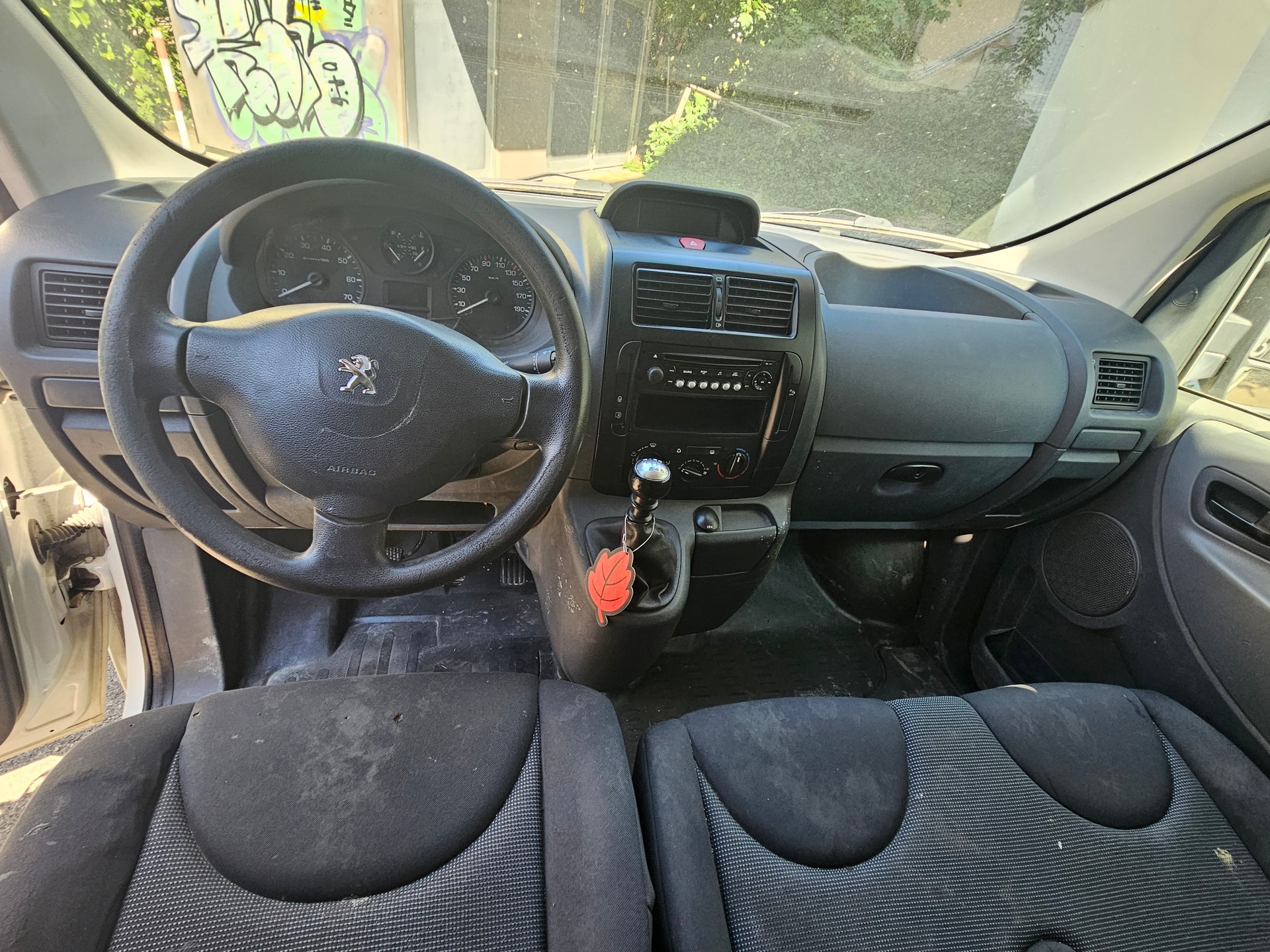 PEUGEOT Expert 2.0 HDi 229 L2H1-image-7
