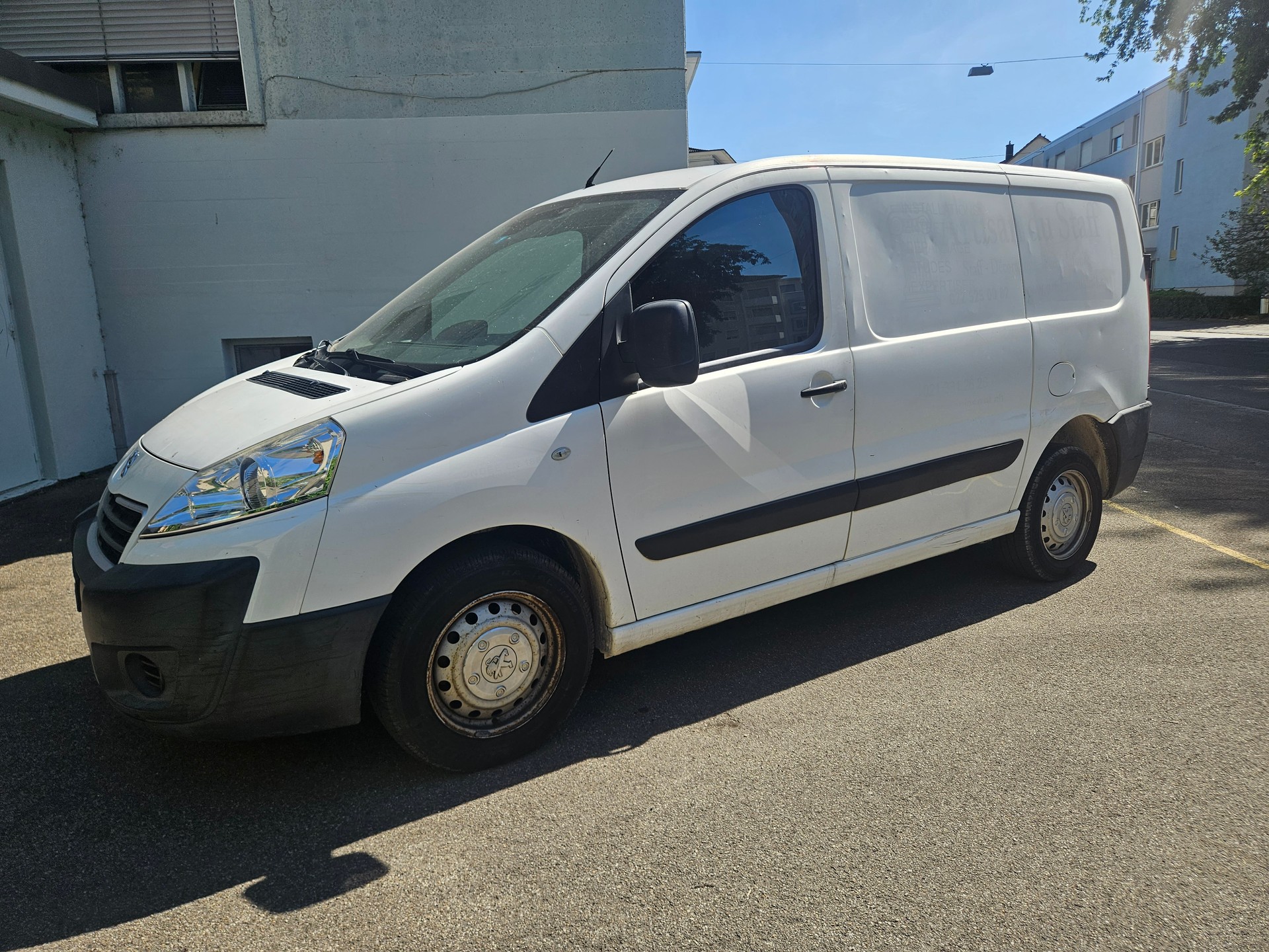 PEUGEOT Expert 2.0 HDi 229 L2H1-image-3