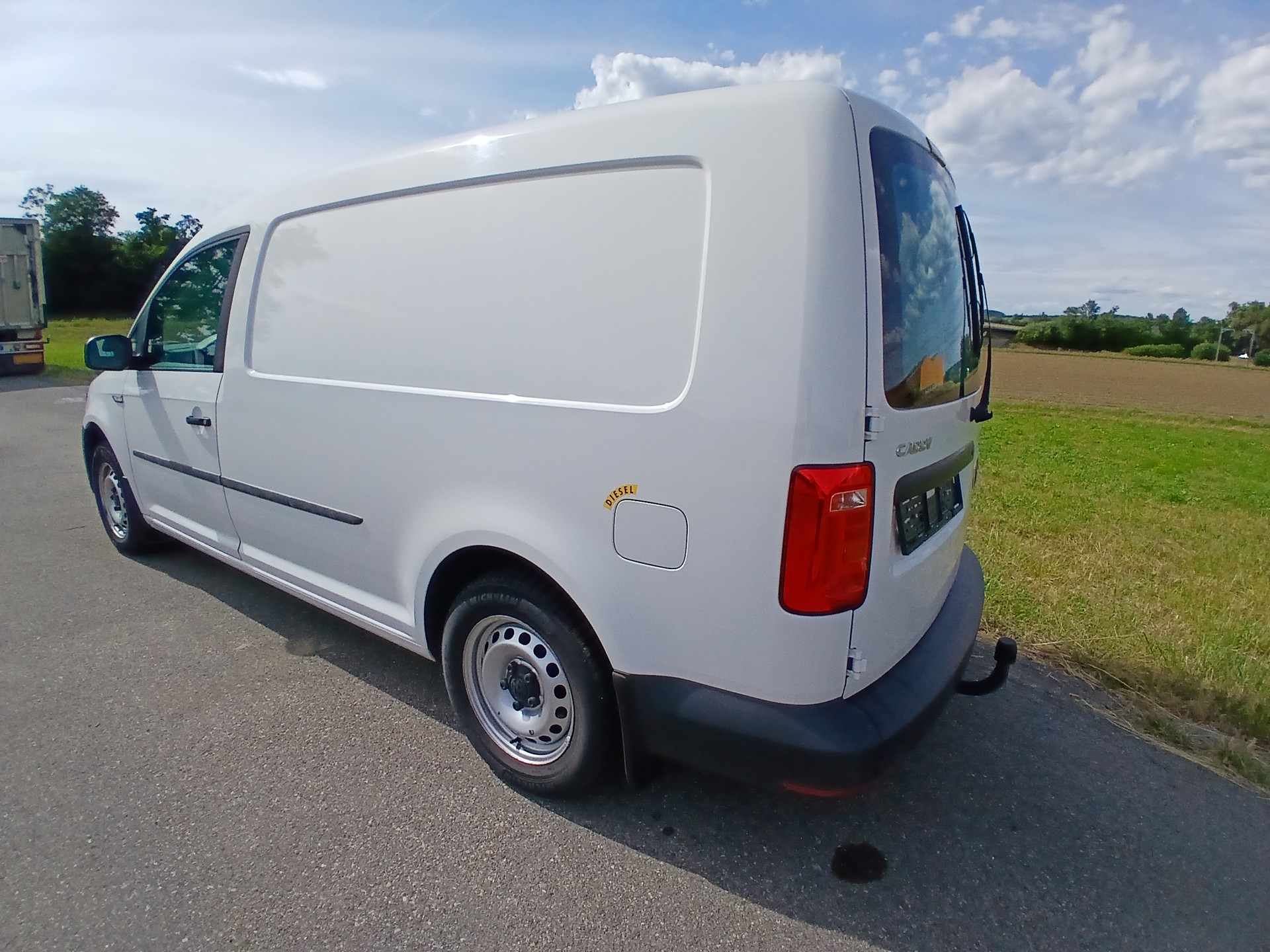 VW Caddy Maxi 2.0TDI BlueMotion Technology DSG-image-2