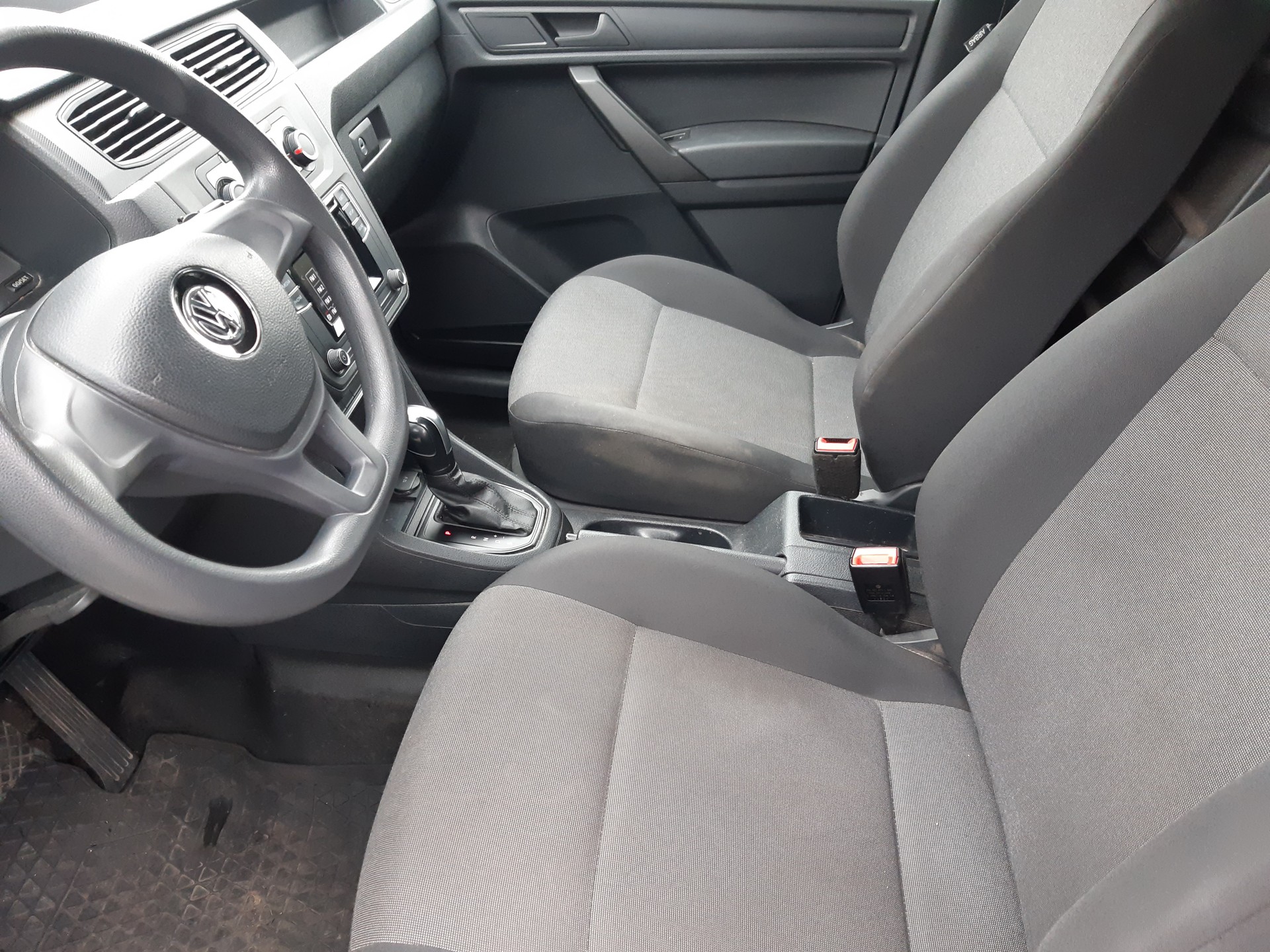 VW Caddy Maxi 2.0TDI BlueMotion Technology DSG-image-8