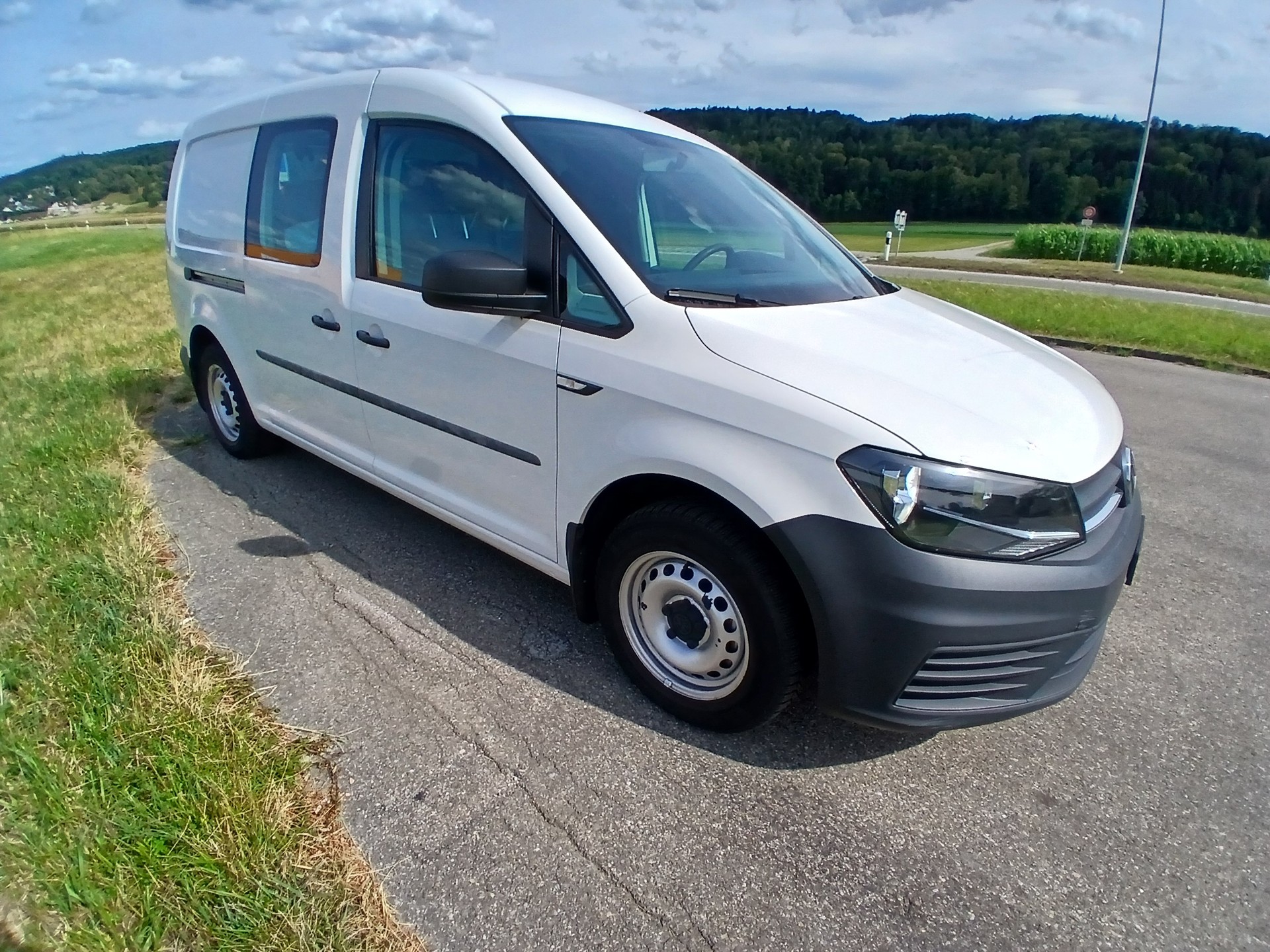 VW Caddy Maxi 2.0TDI BlueMotion Technology DSG-image-6