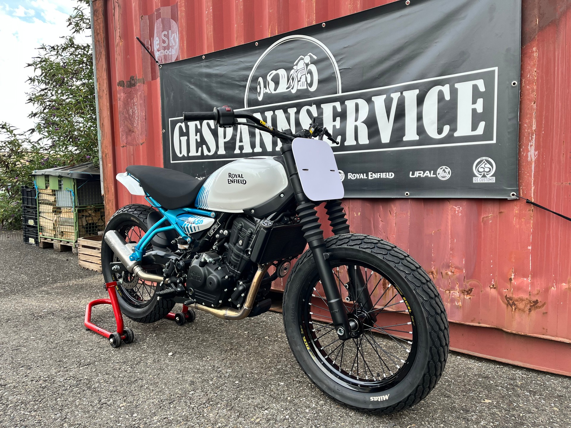 ROYAL ENFIELD Guerrilla 450 Base