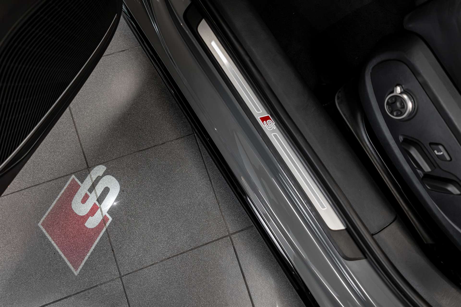 AUDI A4 Avant 40 TDI S line Attraction quattro S-tronic-image-12