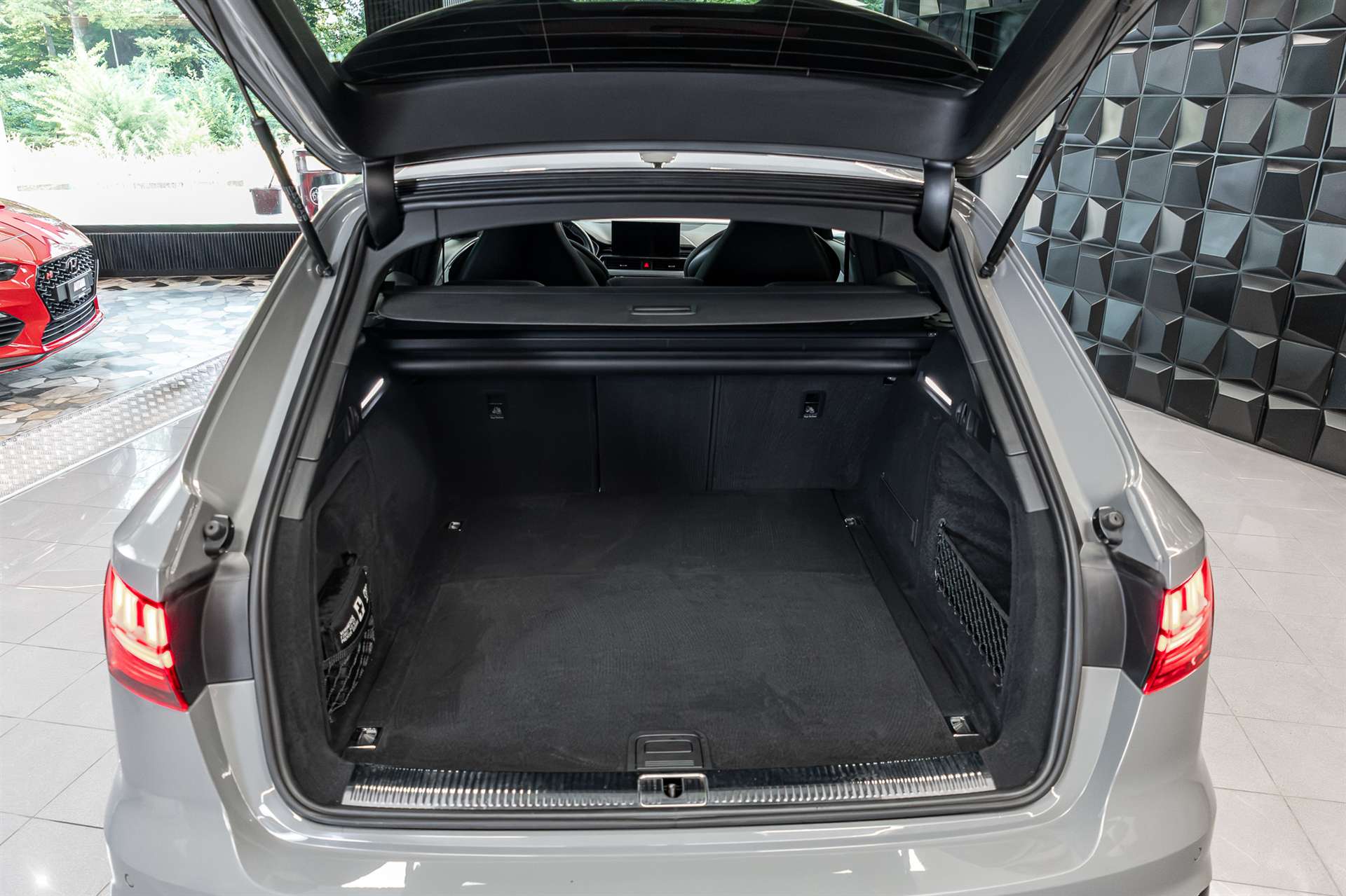 AUDI A4 Avant 40 TDI S line Attraction quattro S-tronic-image-26
