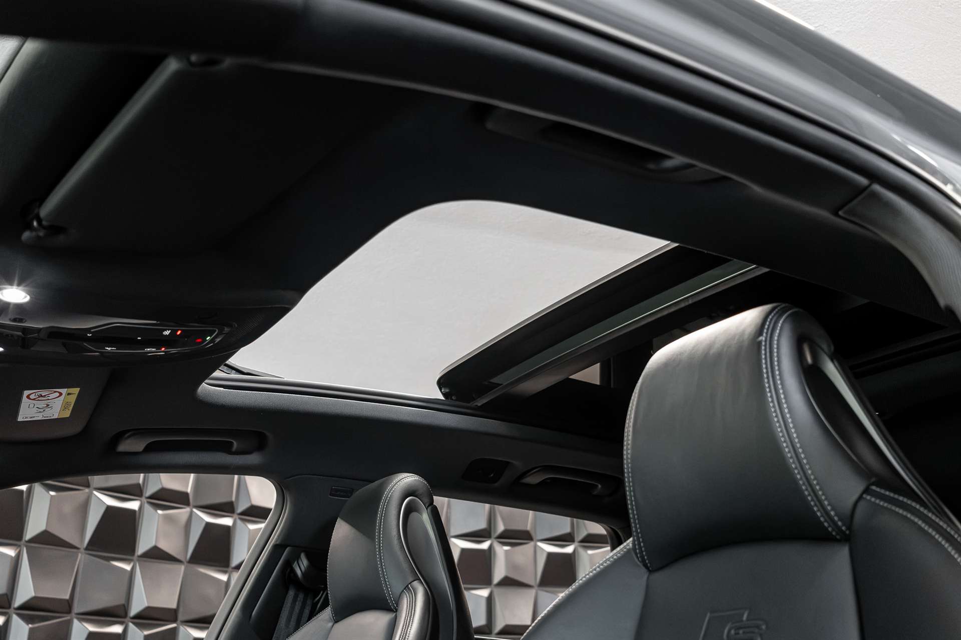 AUDI A4 Avant 40 TDI S line Attraction quattro S-tronic-image-16