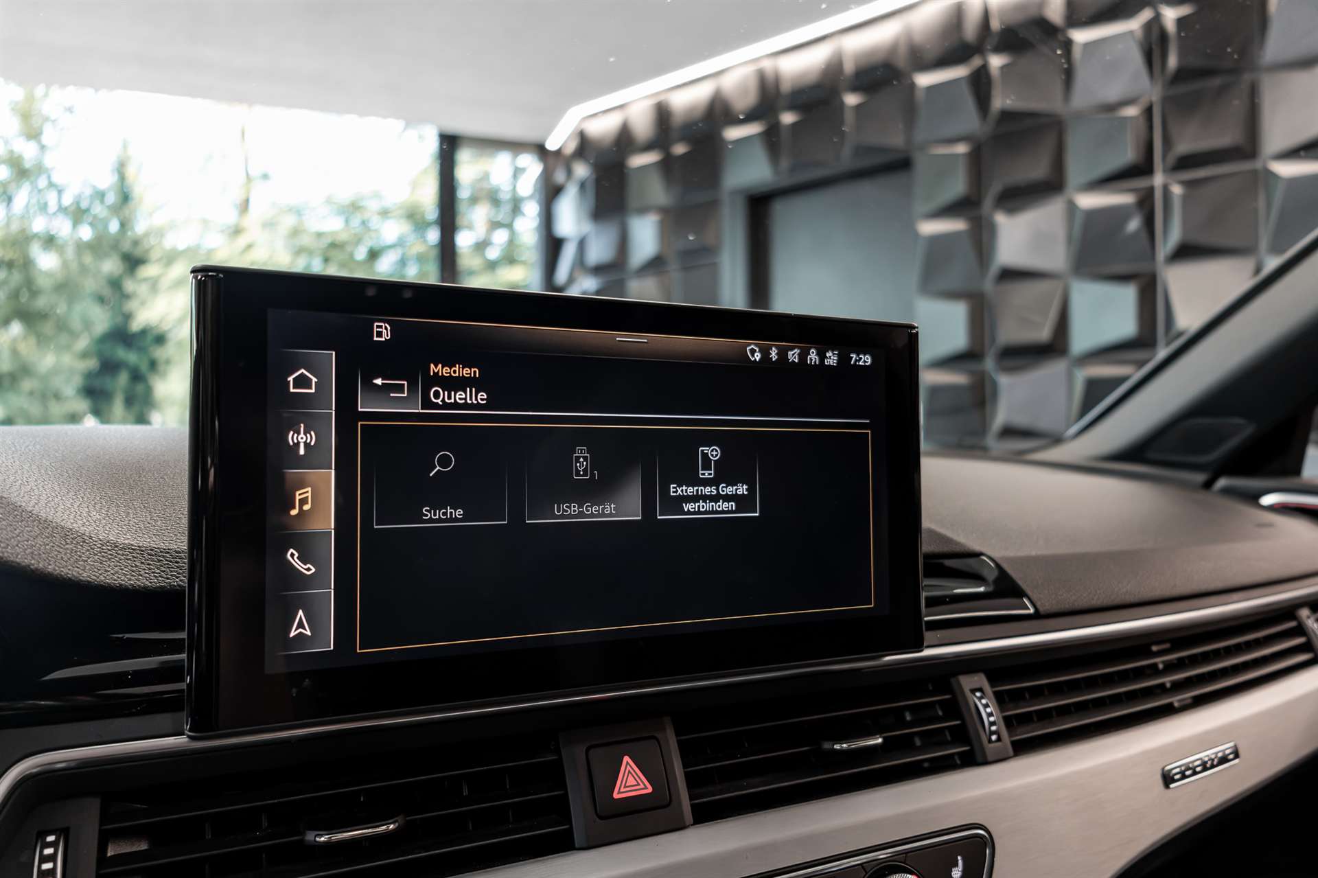 AUDI A4 Avant 40 TDI S line Attraction quattro S-tronic-image-18