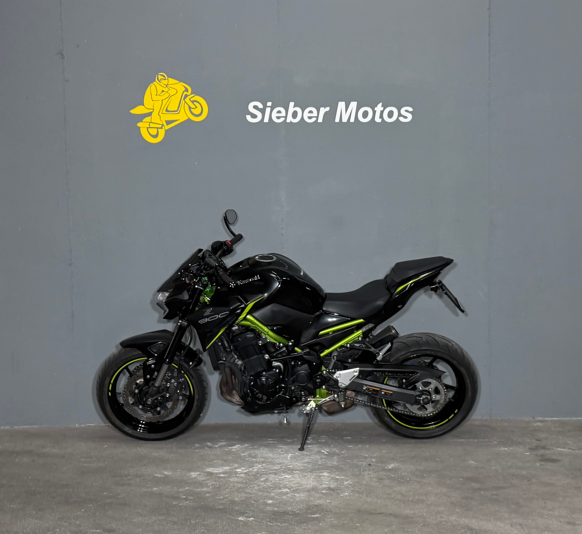 KAWASAKI Z900 35kW-showroom-element-2